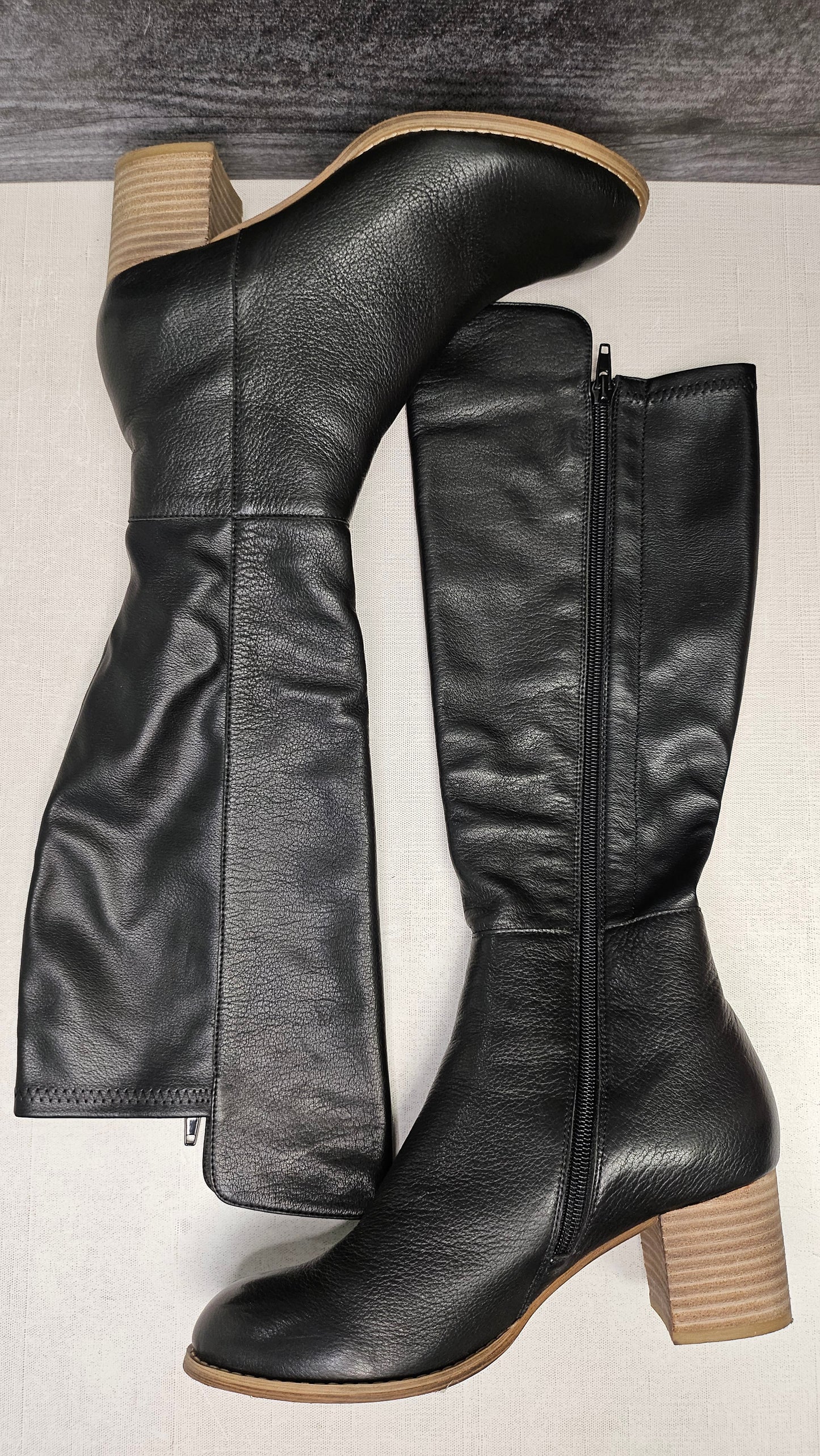 Django & Juliette Black Leather Knee High Boots (37)