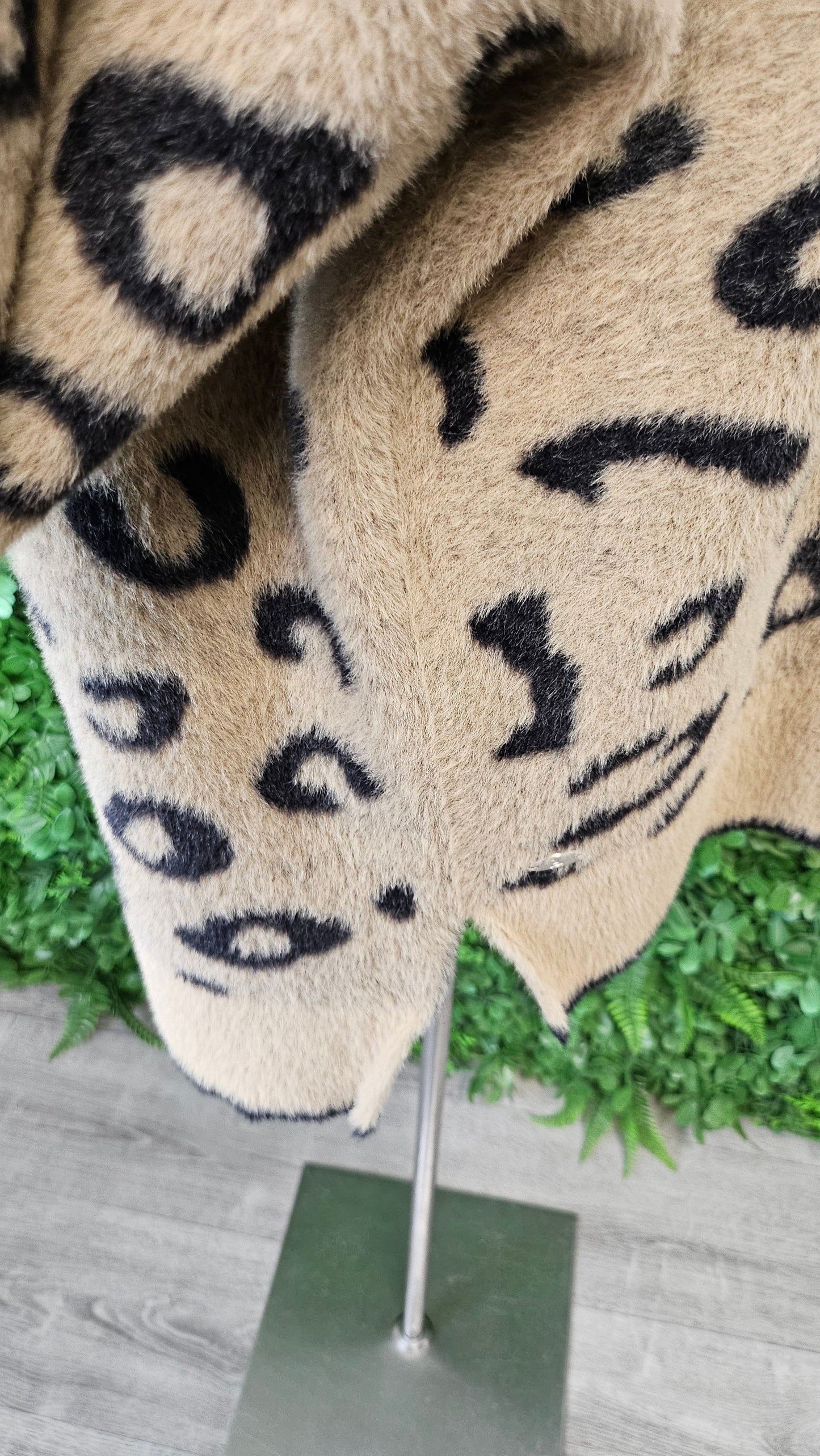 Foxwood Leopard Print Fluffy Knit (16)