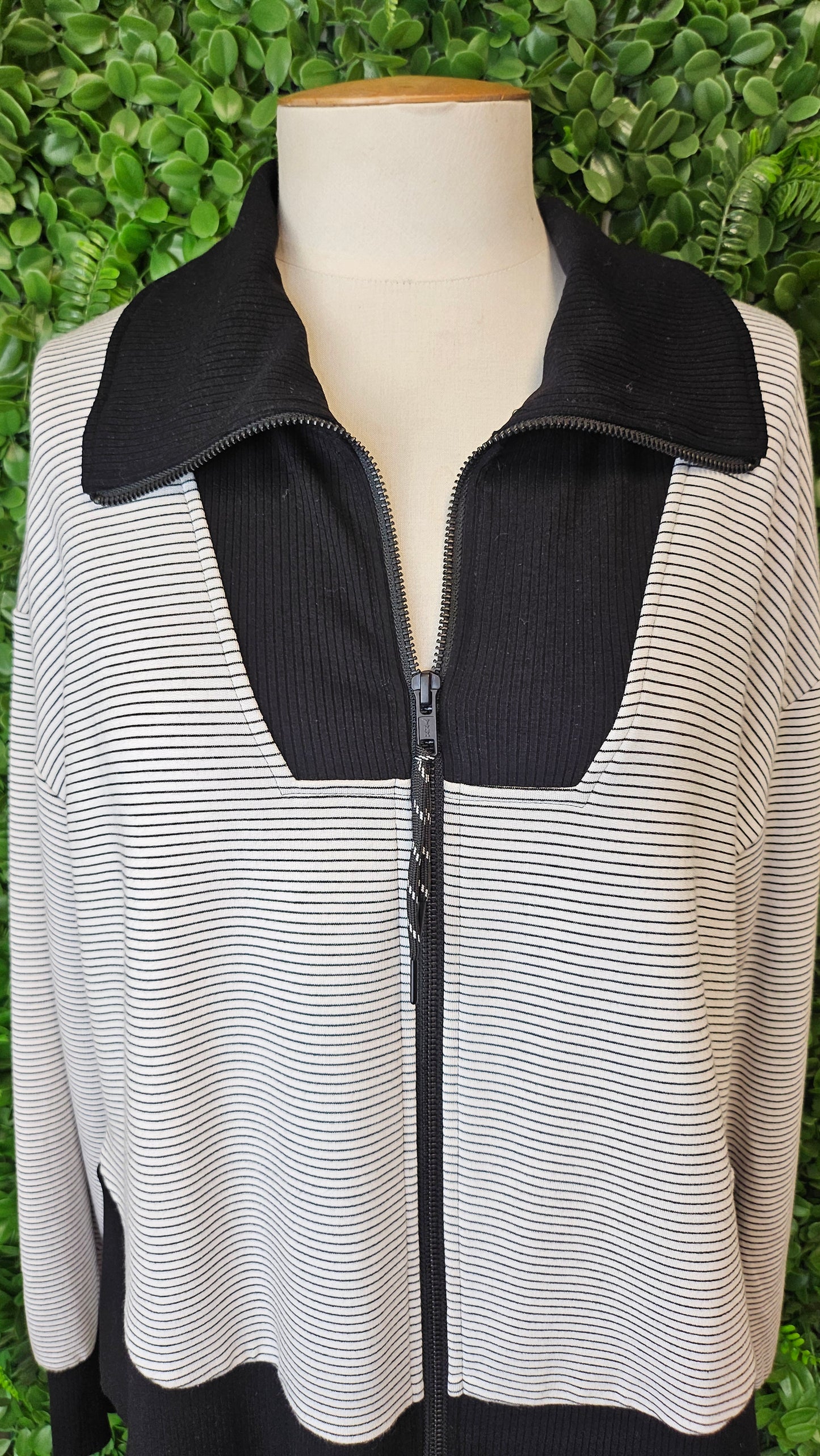 Foil Black/White Stripe Zip Up (12)