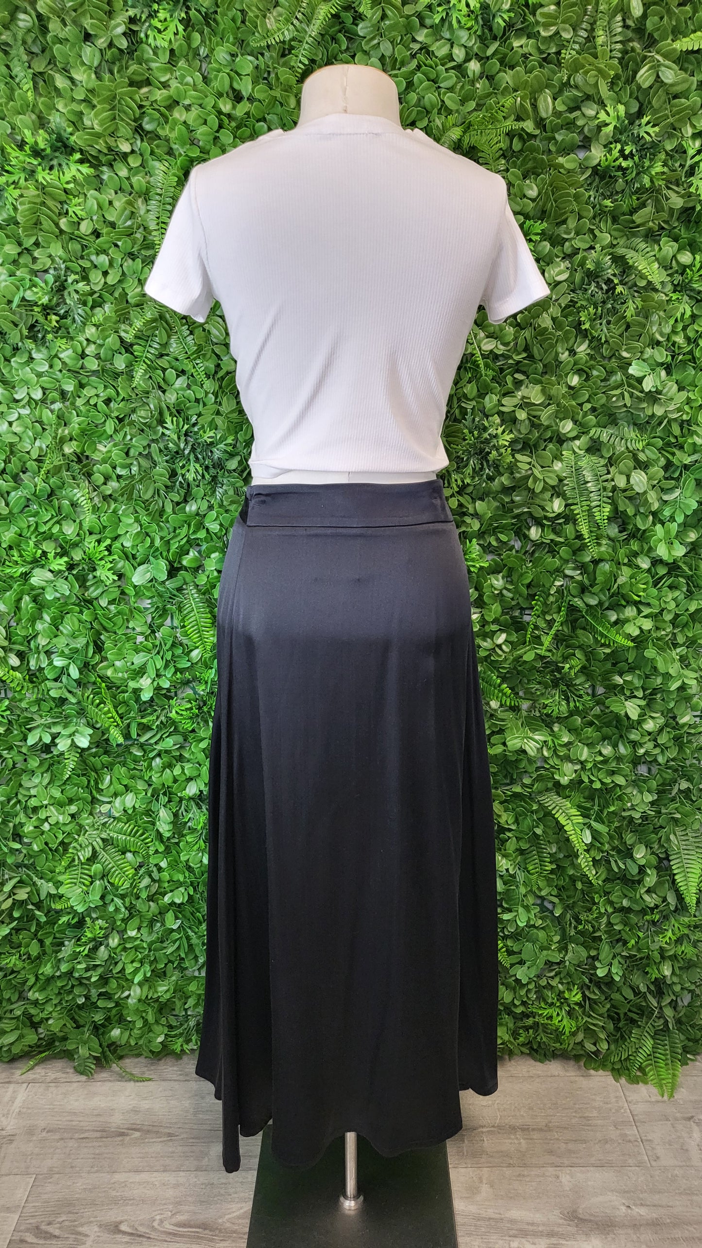 Caroline Sills Black Sateen Skirt (16)