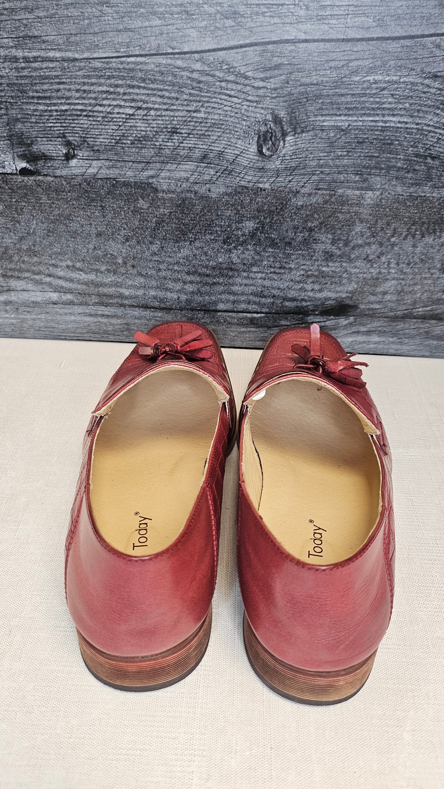 Beau Today Chestnut Rose Leather Loafers (7.5)