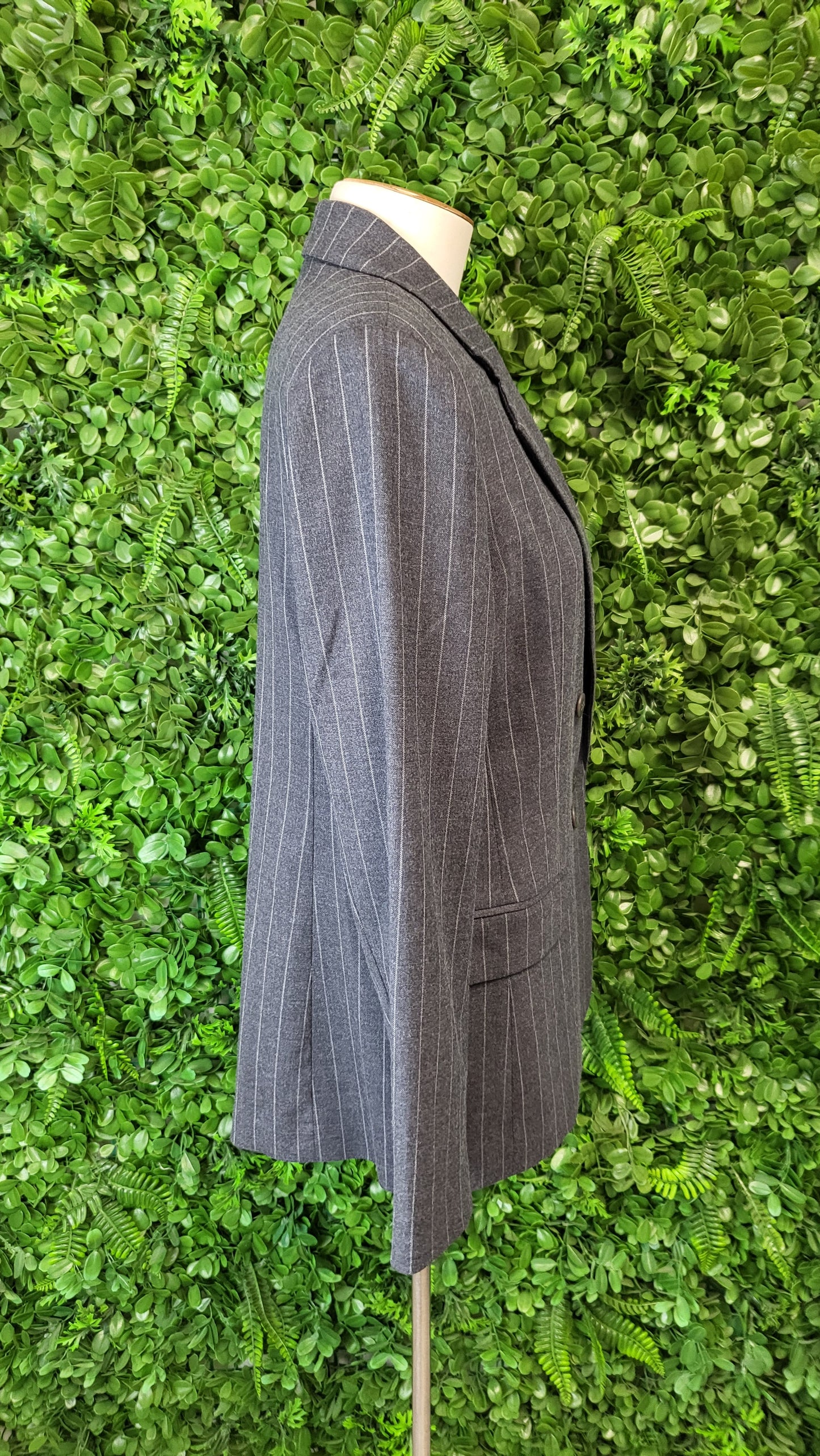 Max Grey Pinstripe Blazer (8)