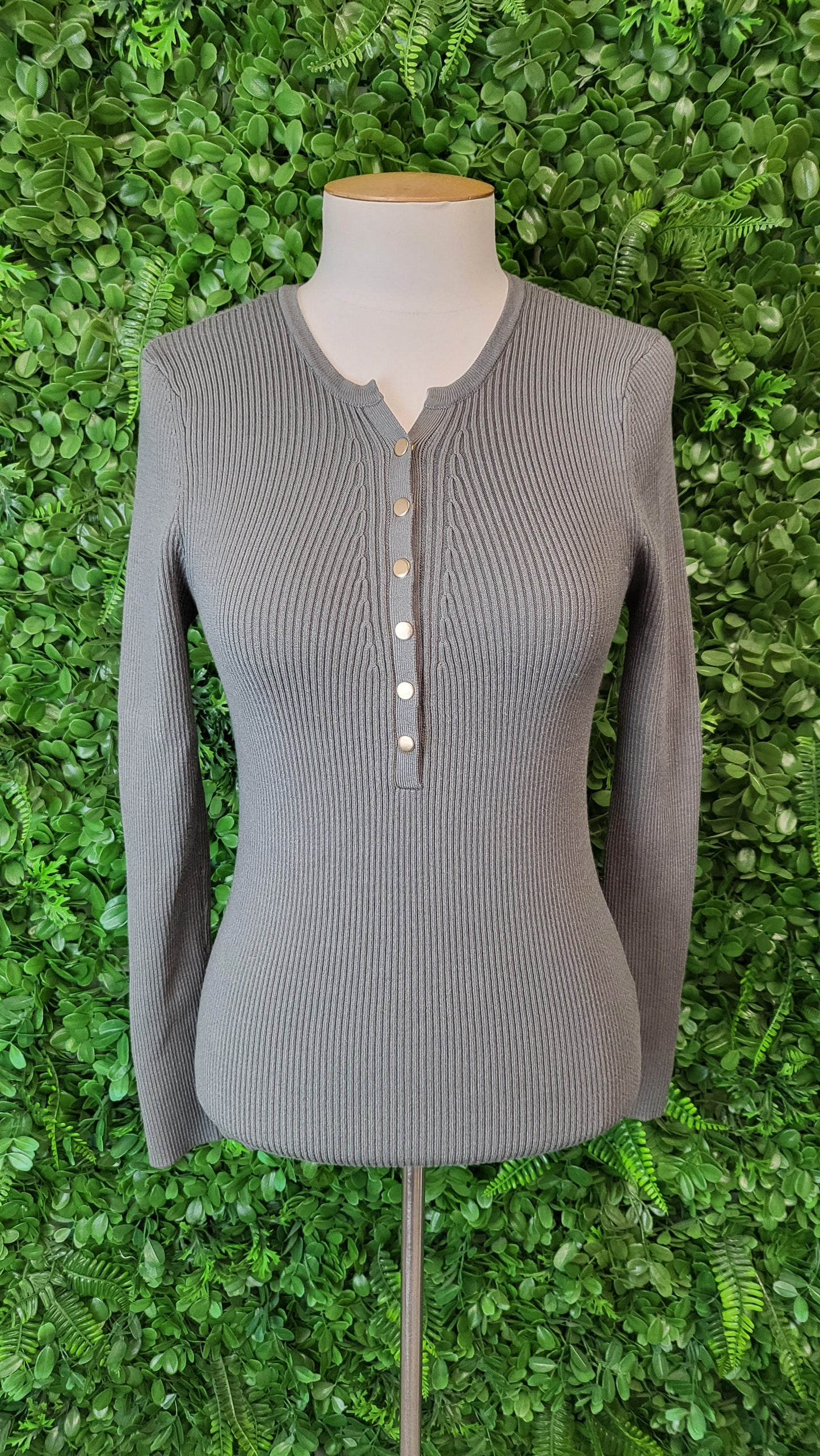 Decjuba Olive Ribbed Top (10)