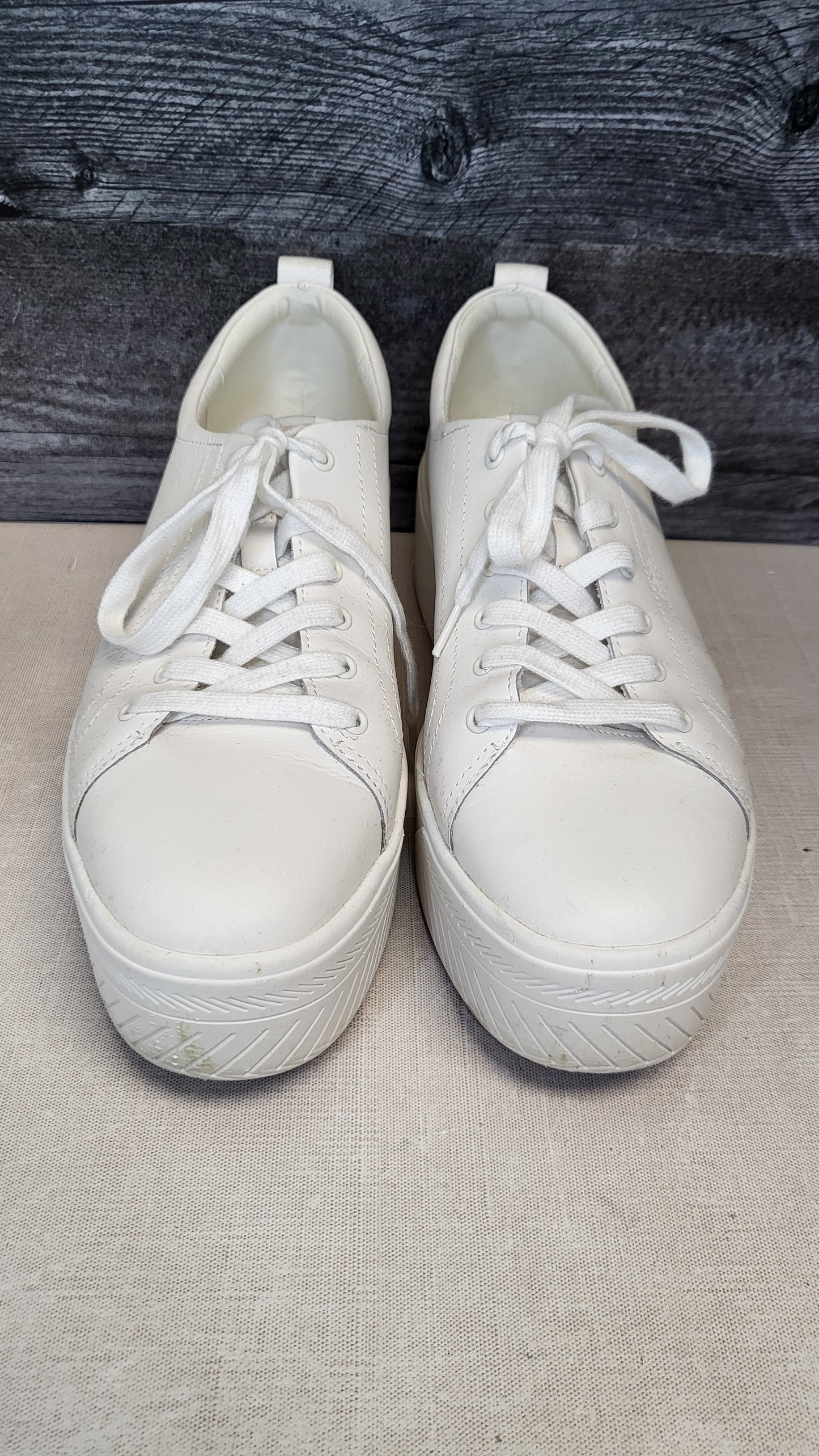 Keds White Platform Sneaker (42.5)