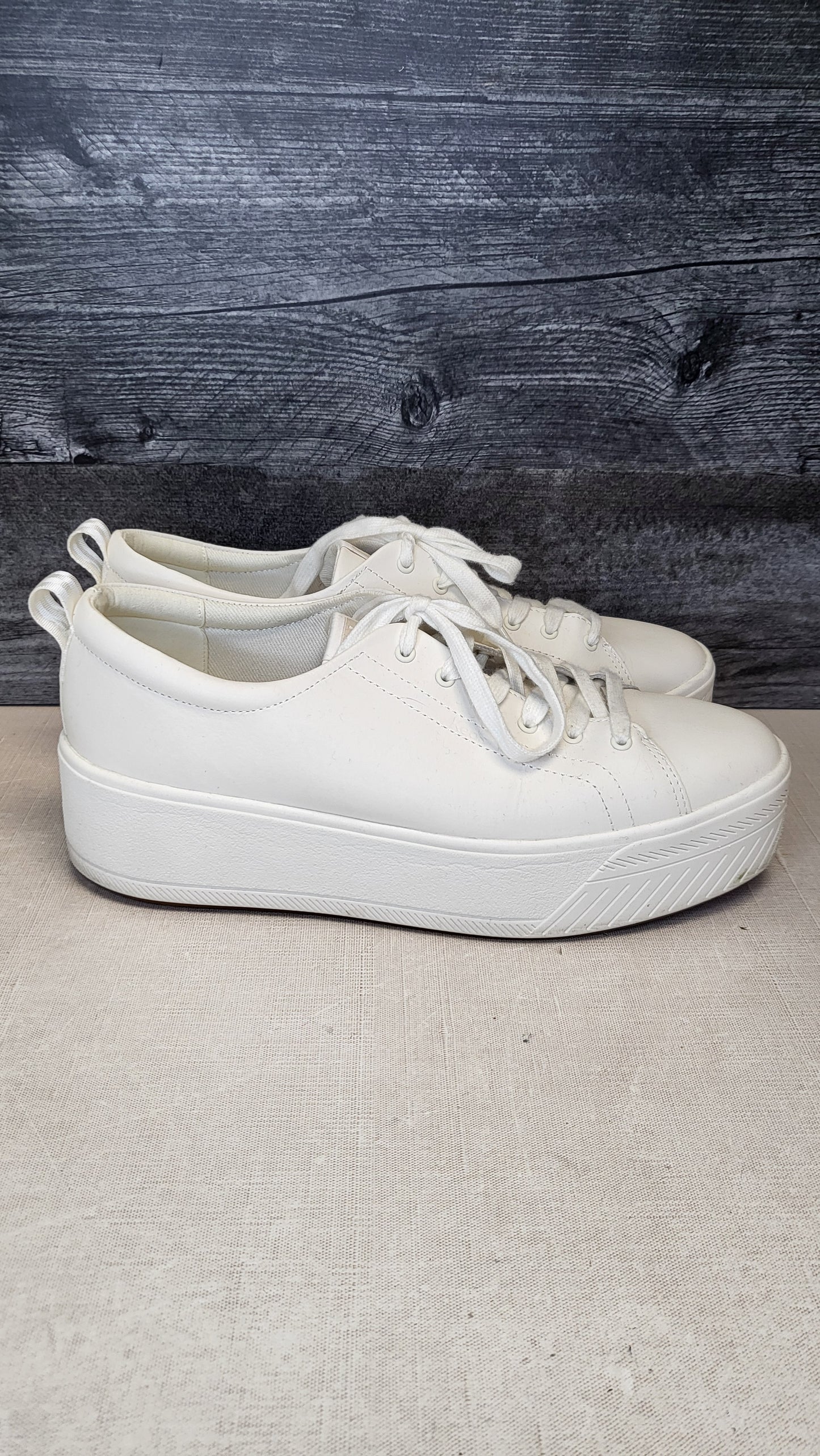 Keds White Platform Sneaker (42.5)