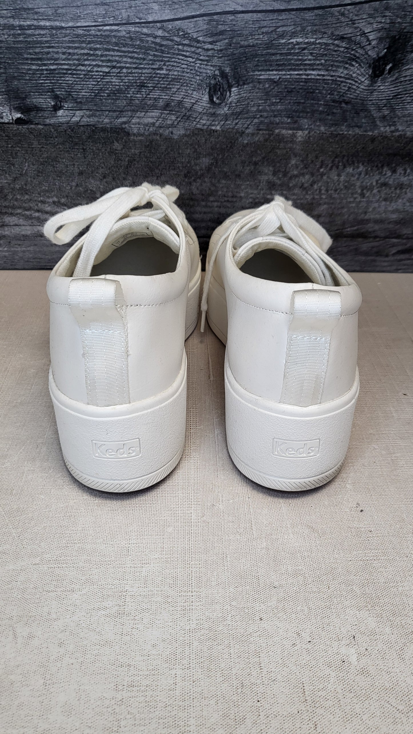 Keds White Platform Sneaker (42.5)