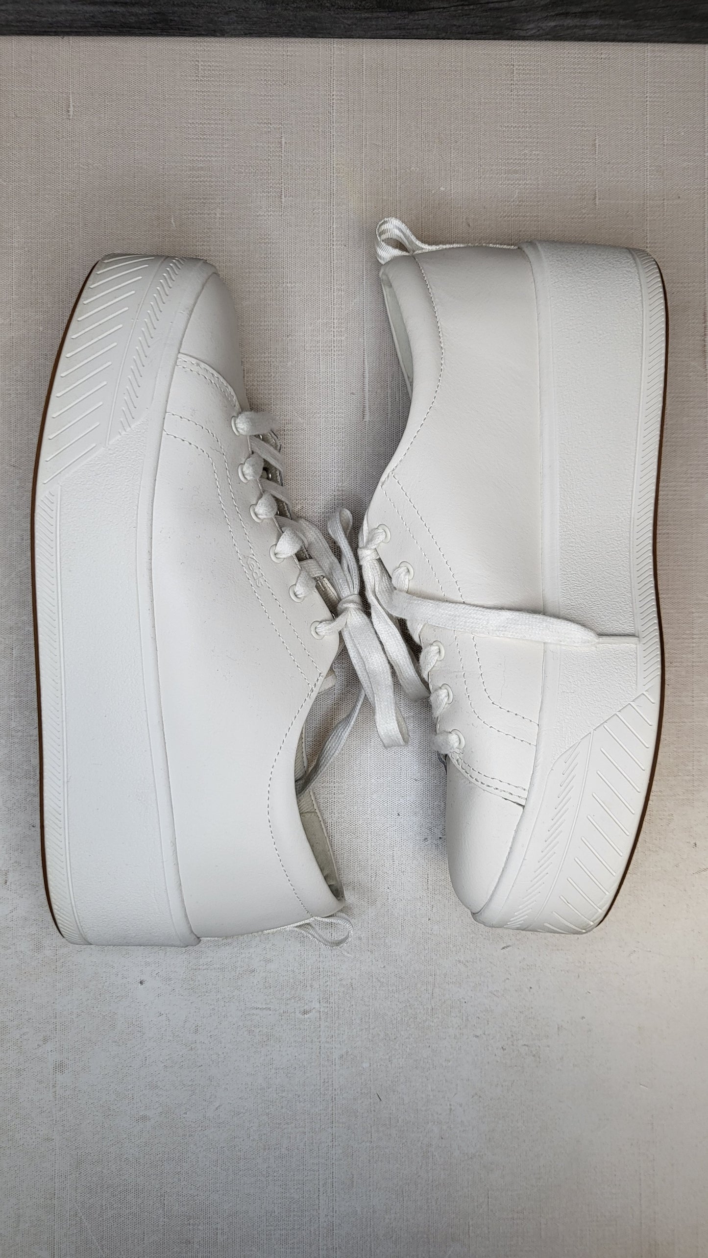 Keds White Platform Sneaker (42.5)