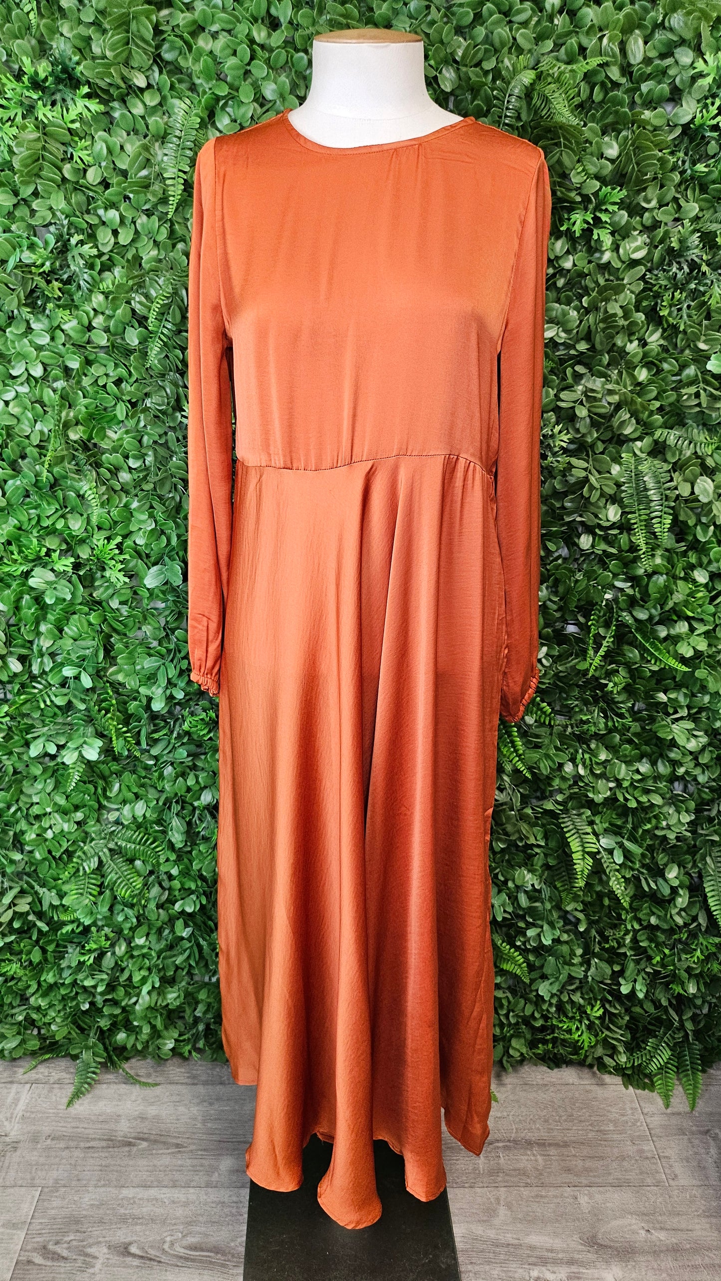 Stella+Gemma Rust Sateen Max Dress BNWT (8-10)