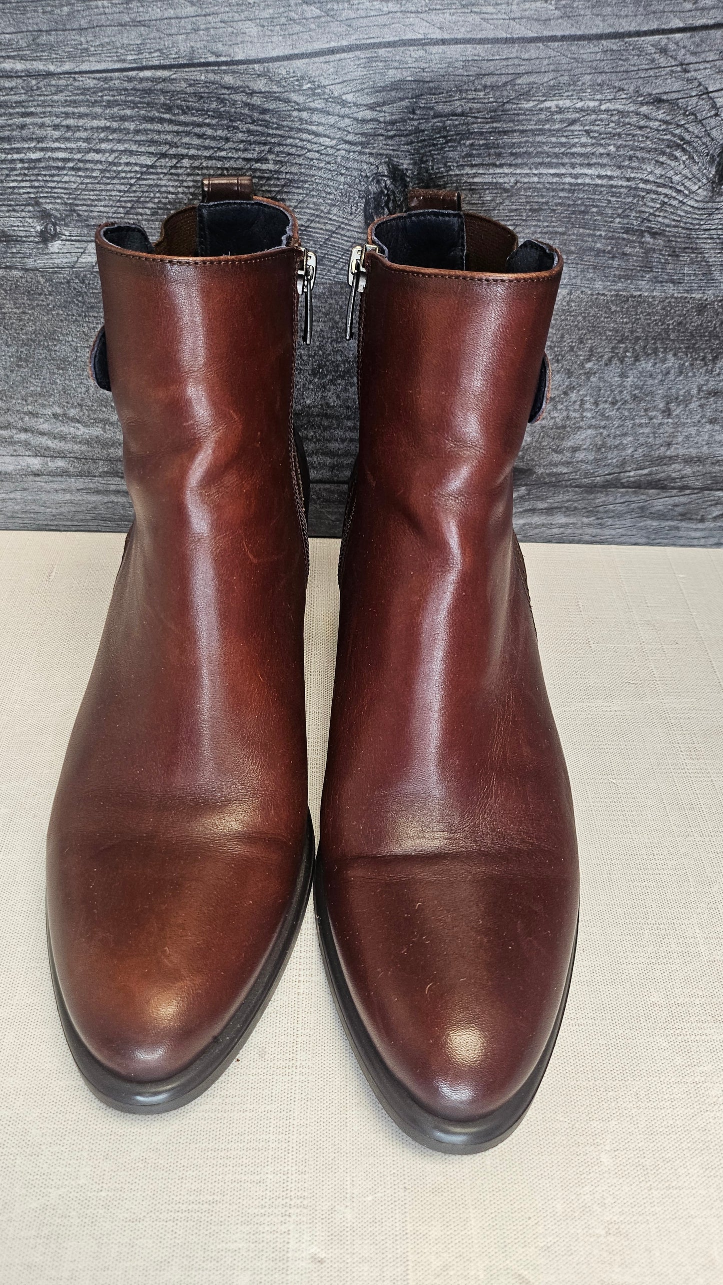 Dorking Brown Ankle Boots (39)