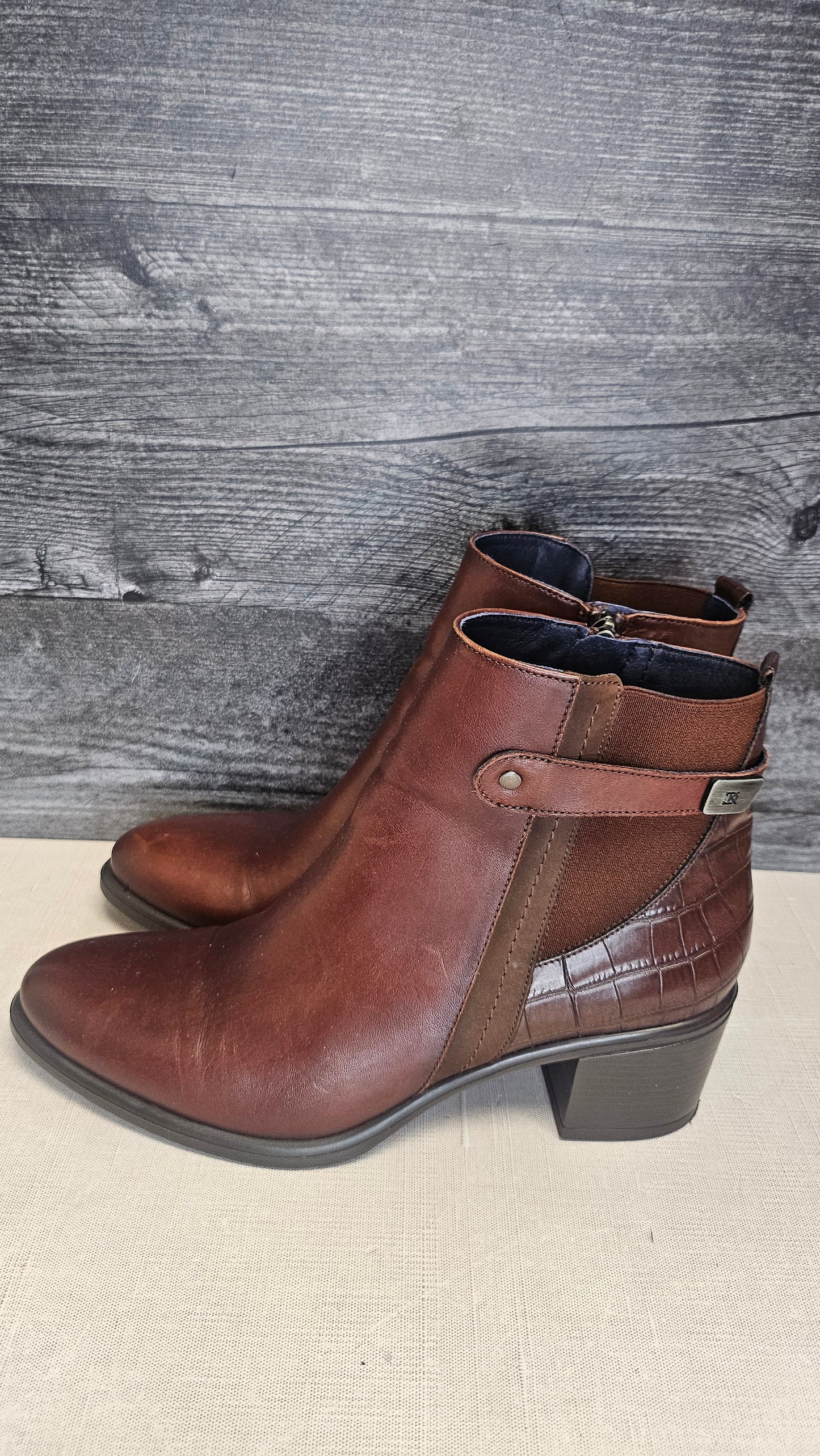 Dorking Brown Ankle Boots (39)