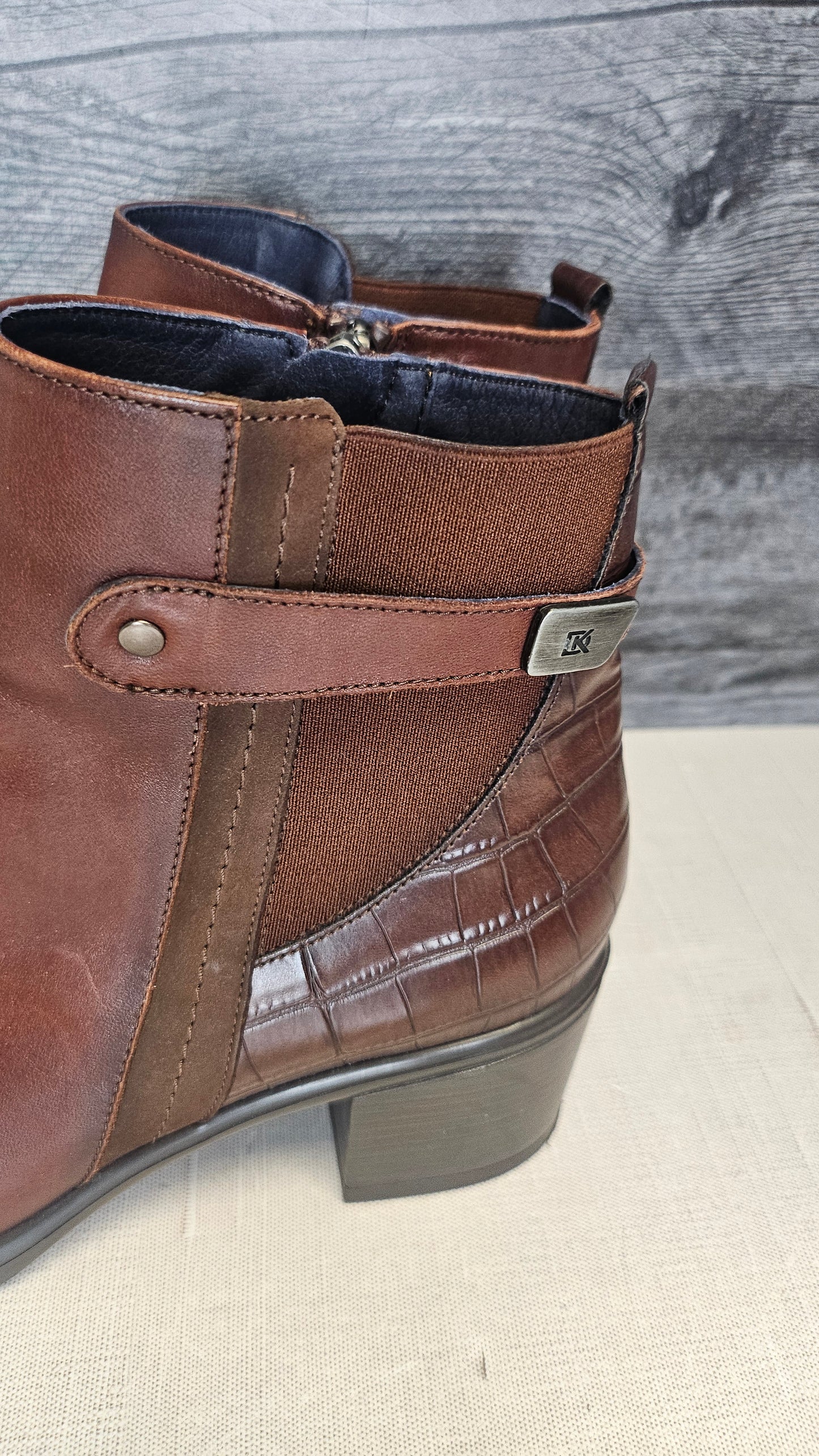 Dorking Brown Ankle Boots (39)