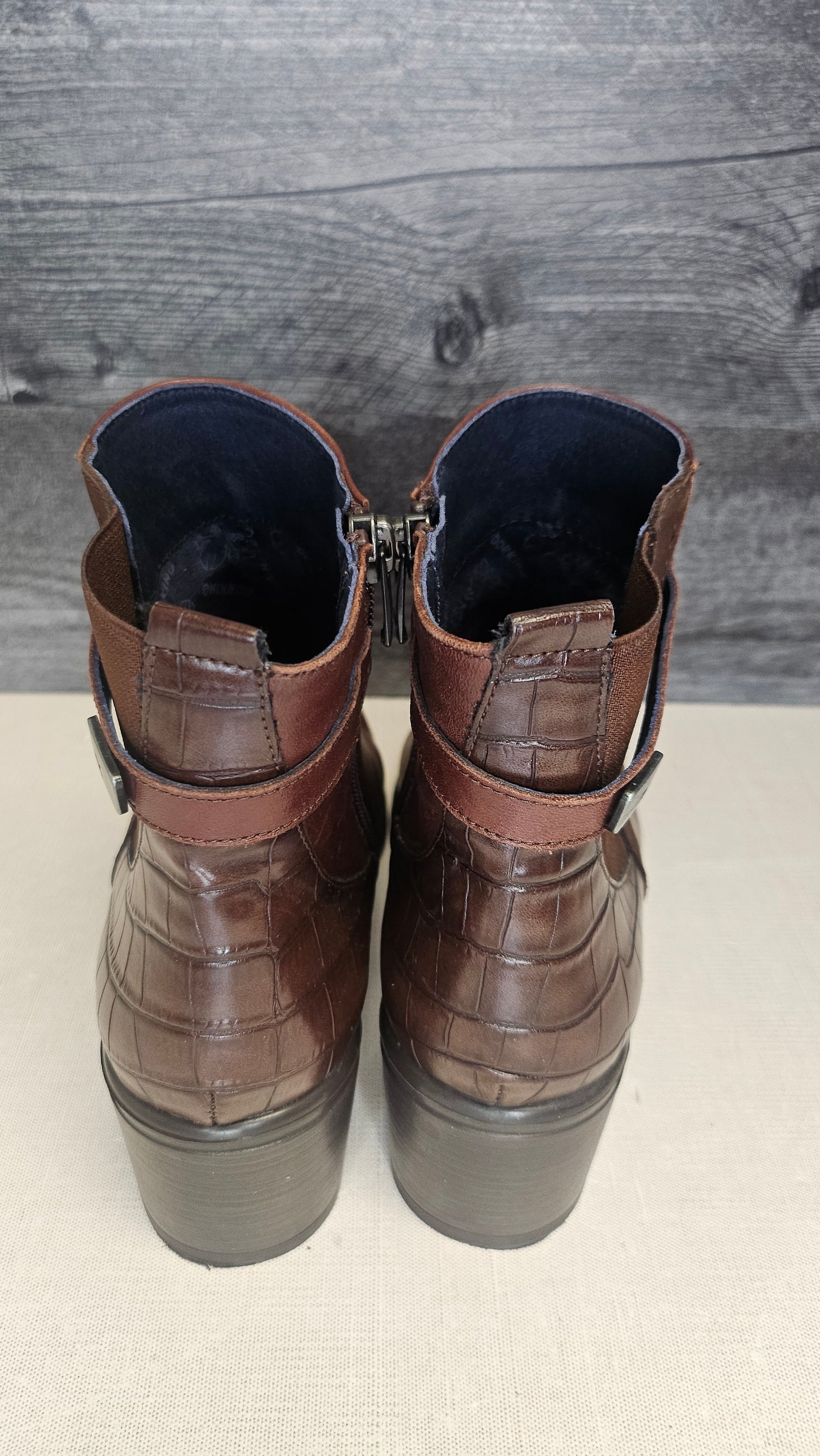 Dorking Brown Ankle Boots (39)