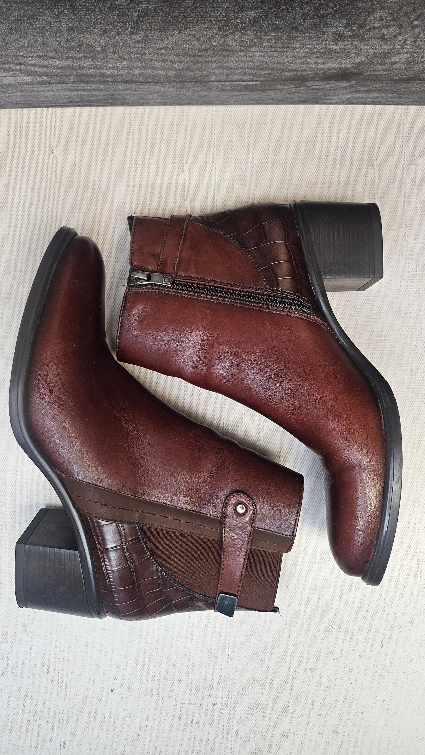 Dorking Brown Ankle Boots (39)