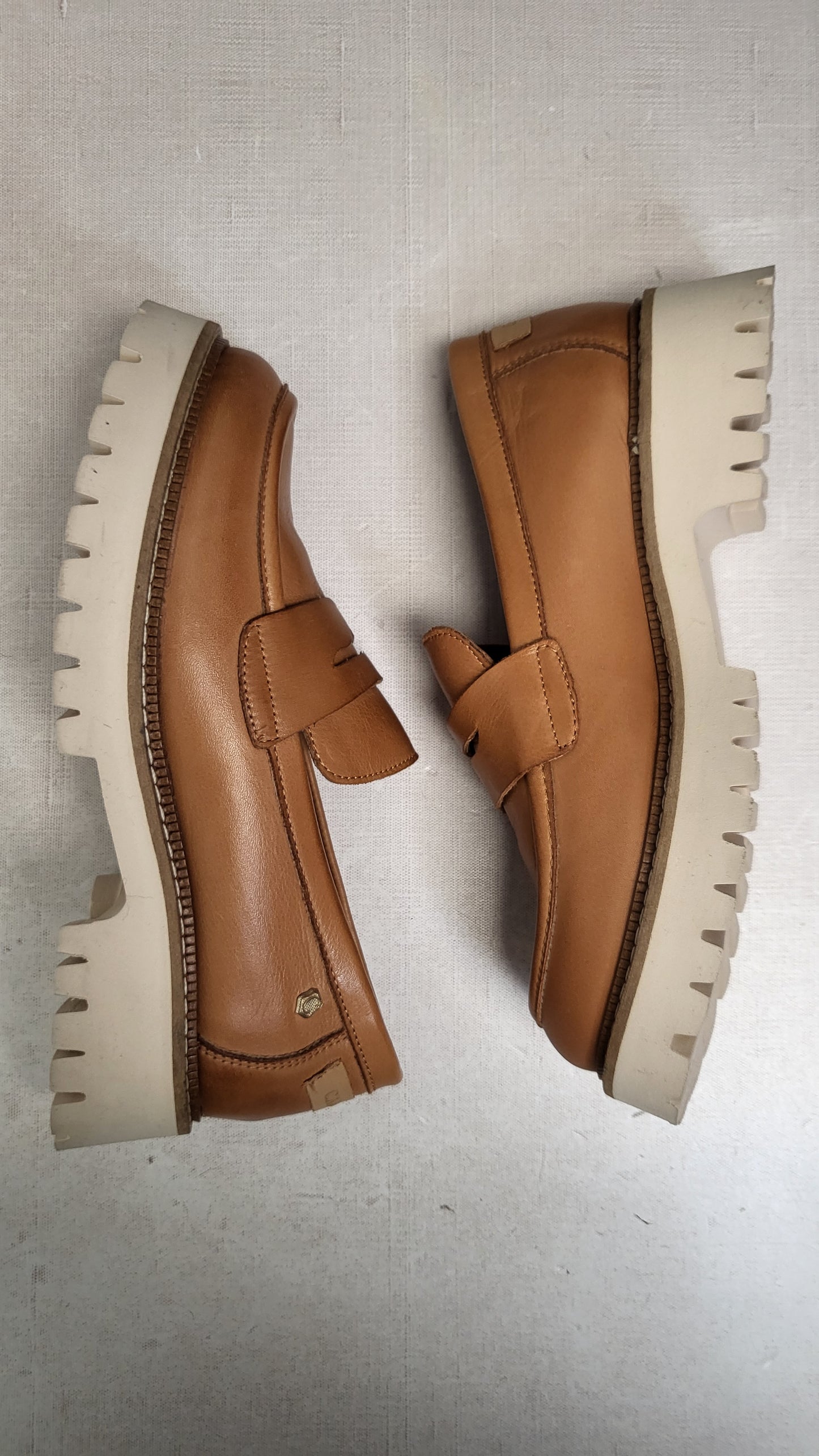 Carmela Tan Loafer NEW (37)