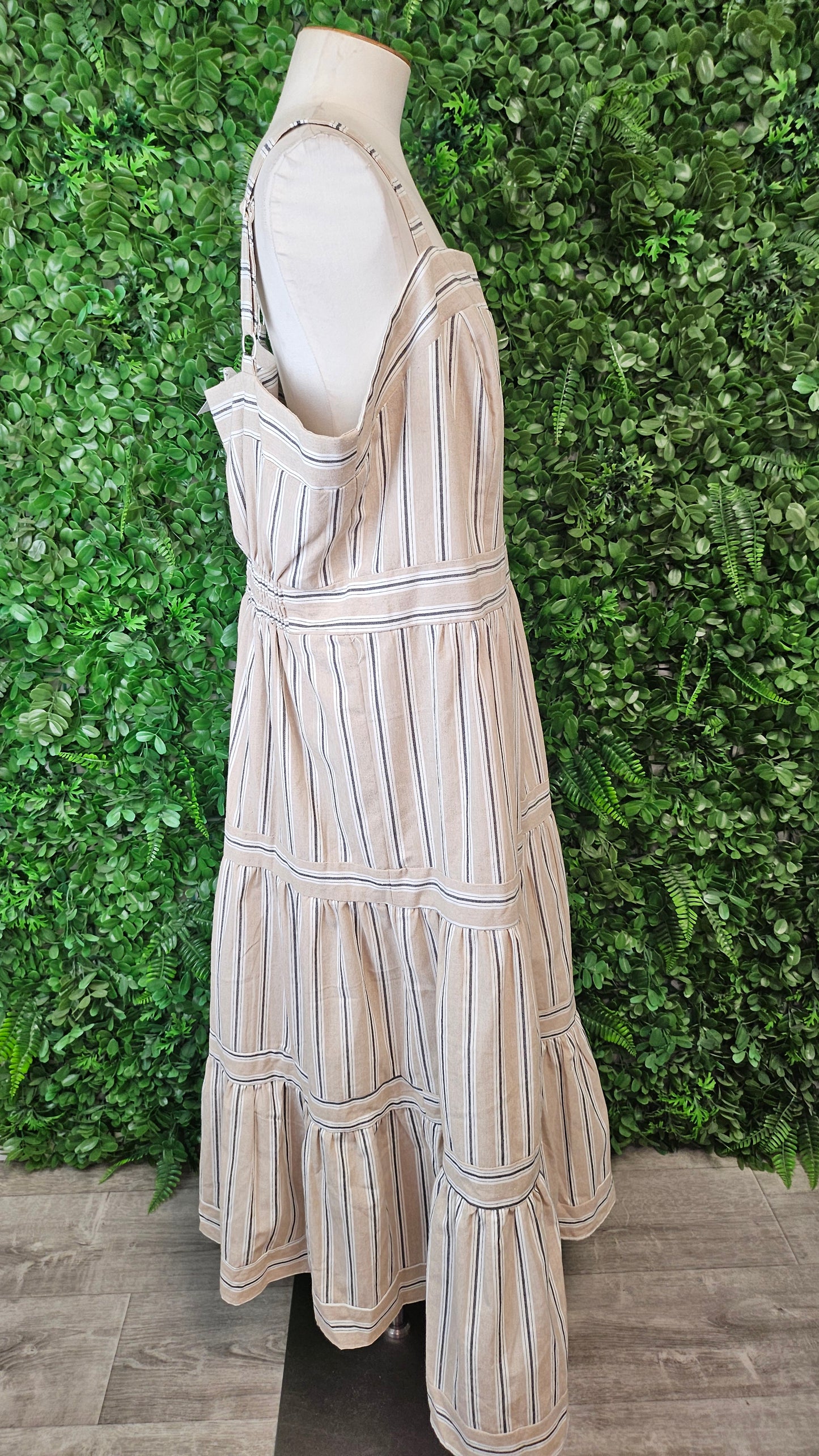 Refinity Stripe Linen Blend Dress (16)