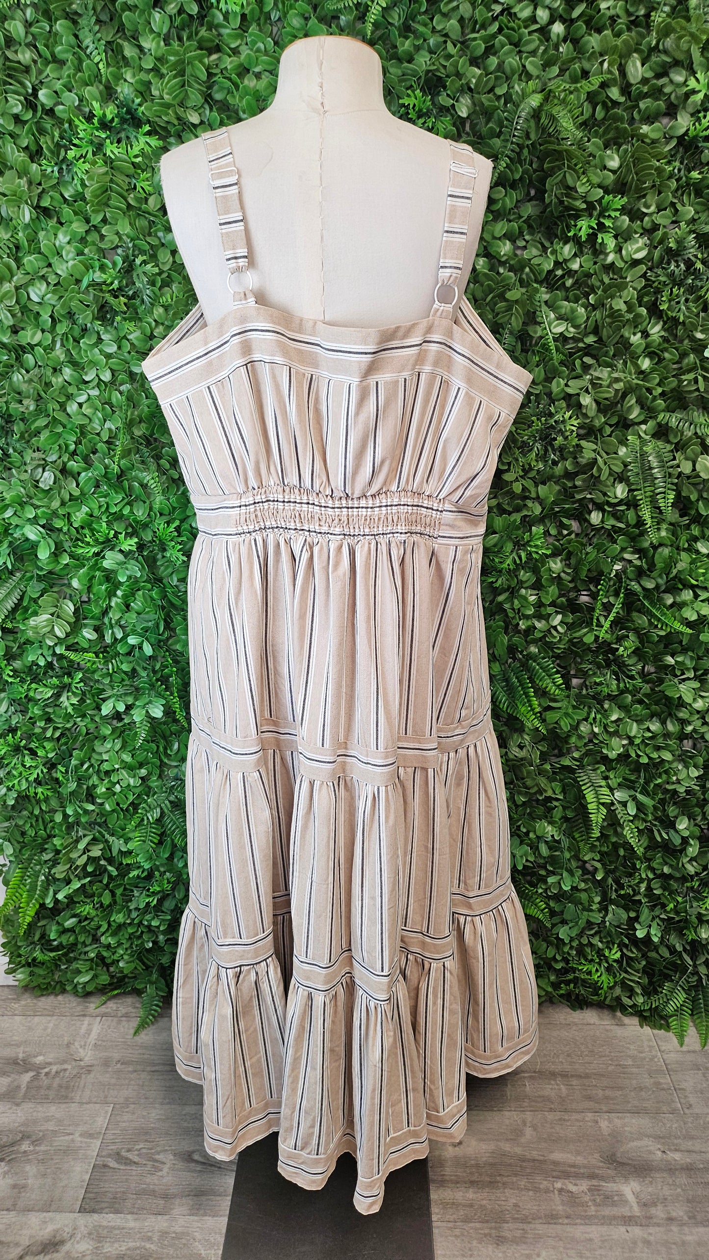 Refinity Stripe Linen Blend Dress (16)