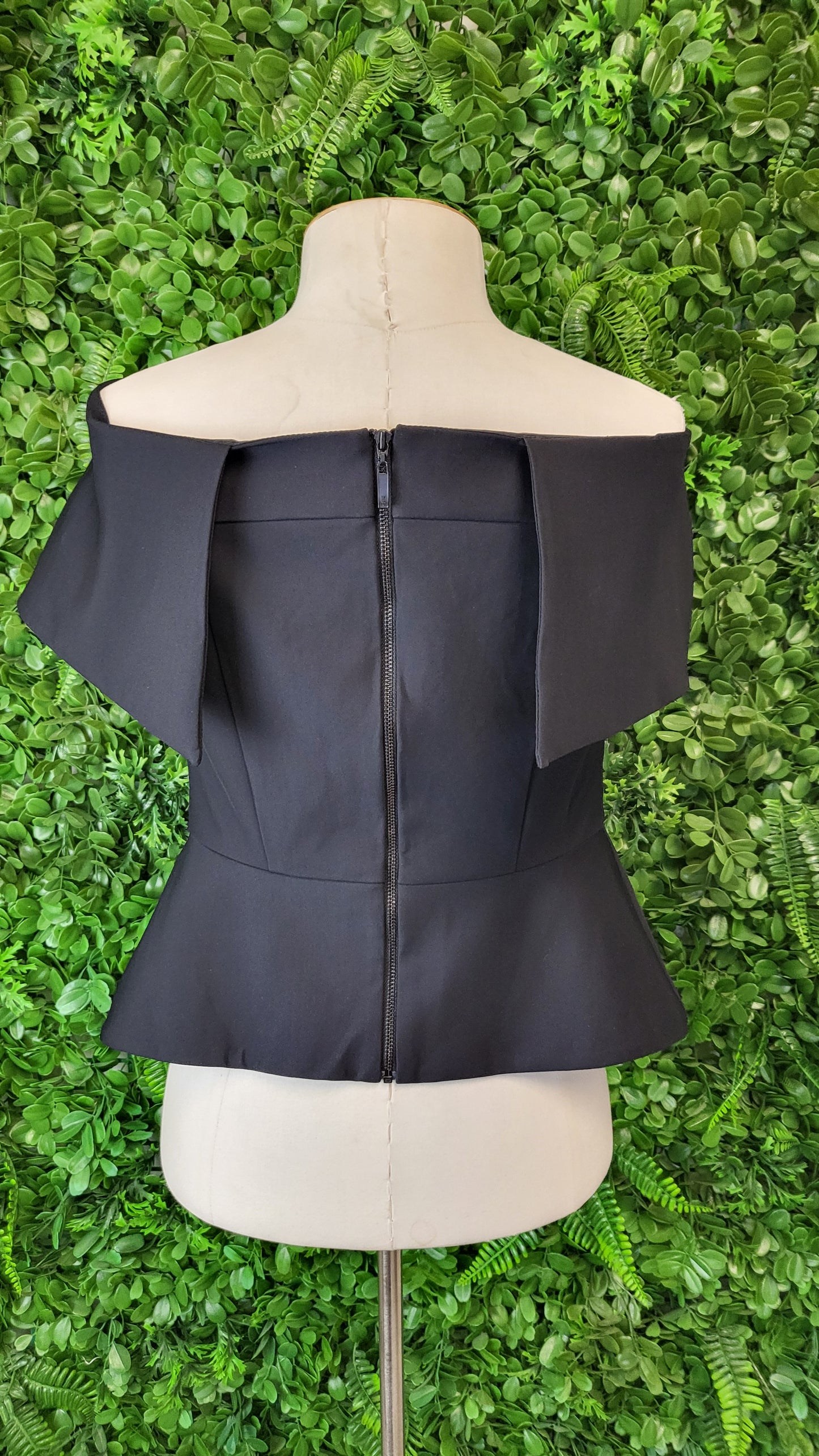 Cue Black Shaped Top (10)