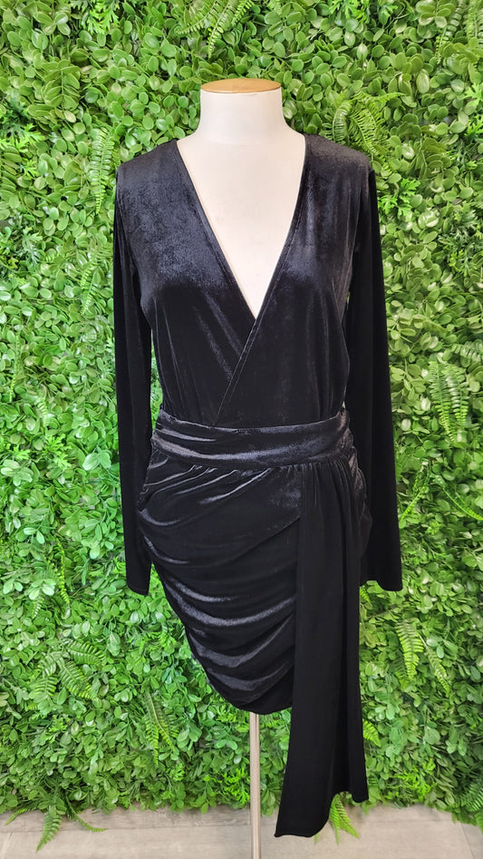 Misguided Black Velvet Dress BNWT (10)