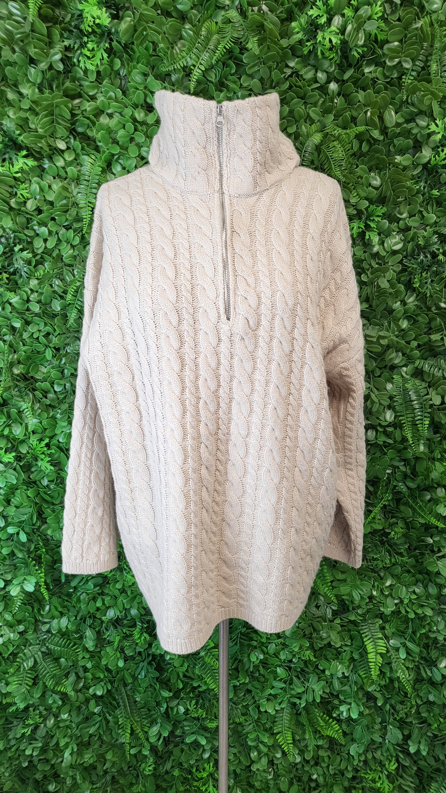White Closet Natural Cable Knit (12)