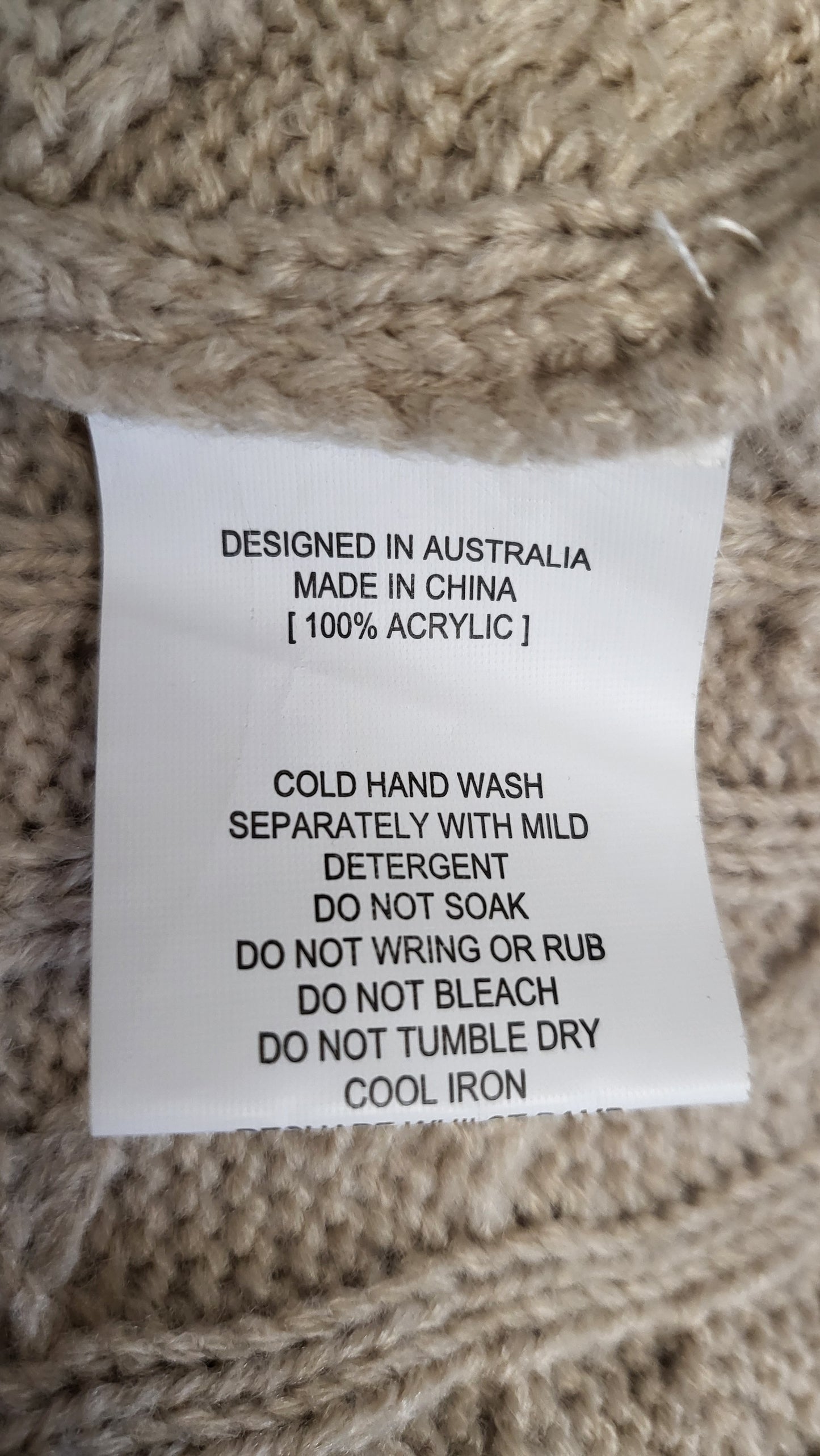 White Closet Natural Cable Knit (12)