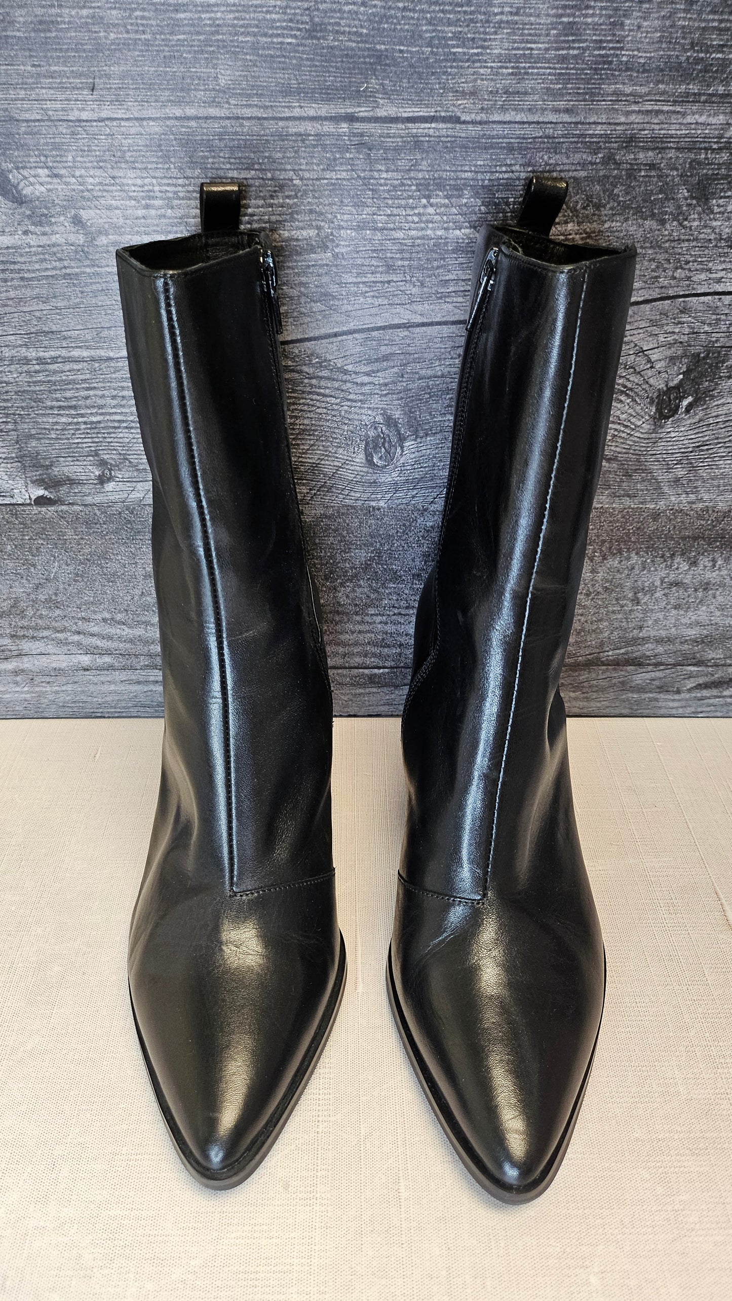 Isabella Anselmi Black Flared Heel Boot (40)