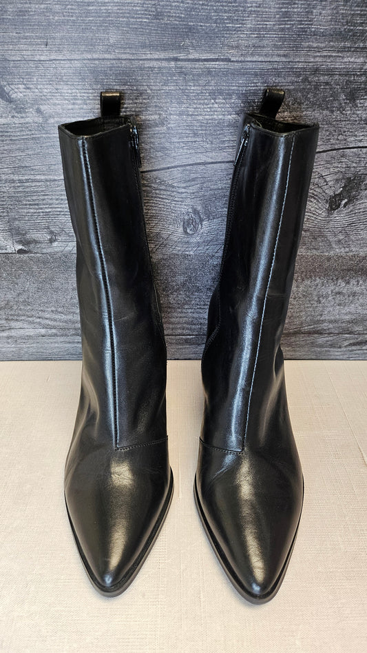 Isabella Anselmi Black Flared Heel Boot (40)