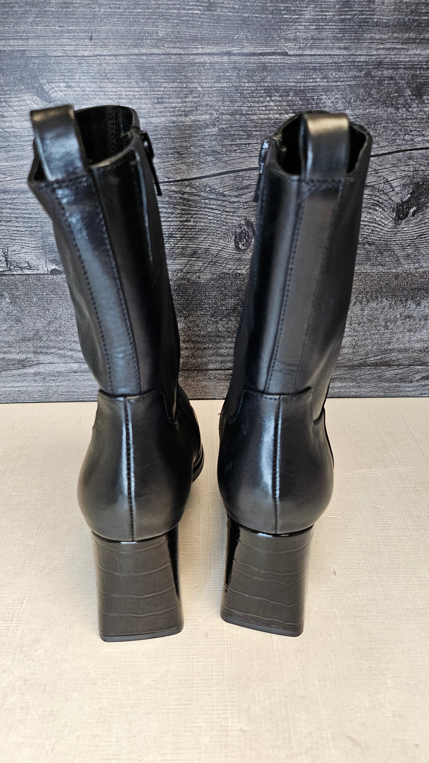 Isabella Anselmi Black Flared Heel Boot (40)