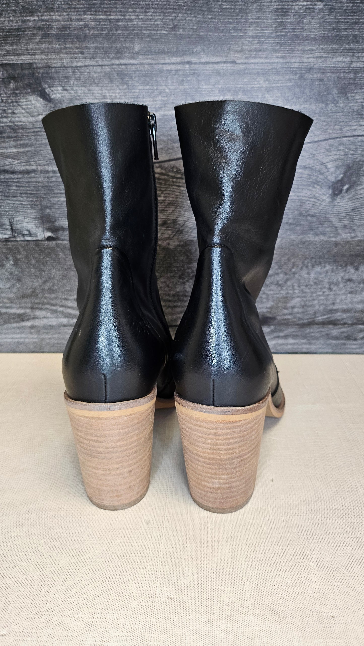 Isabella Anselmi Black Ankle Boot (40)
