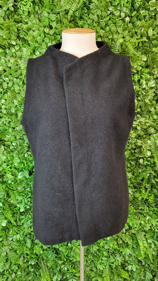 Newport Studio Black Wool Gilet (10)