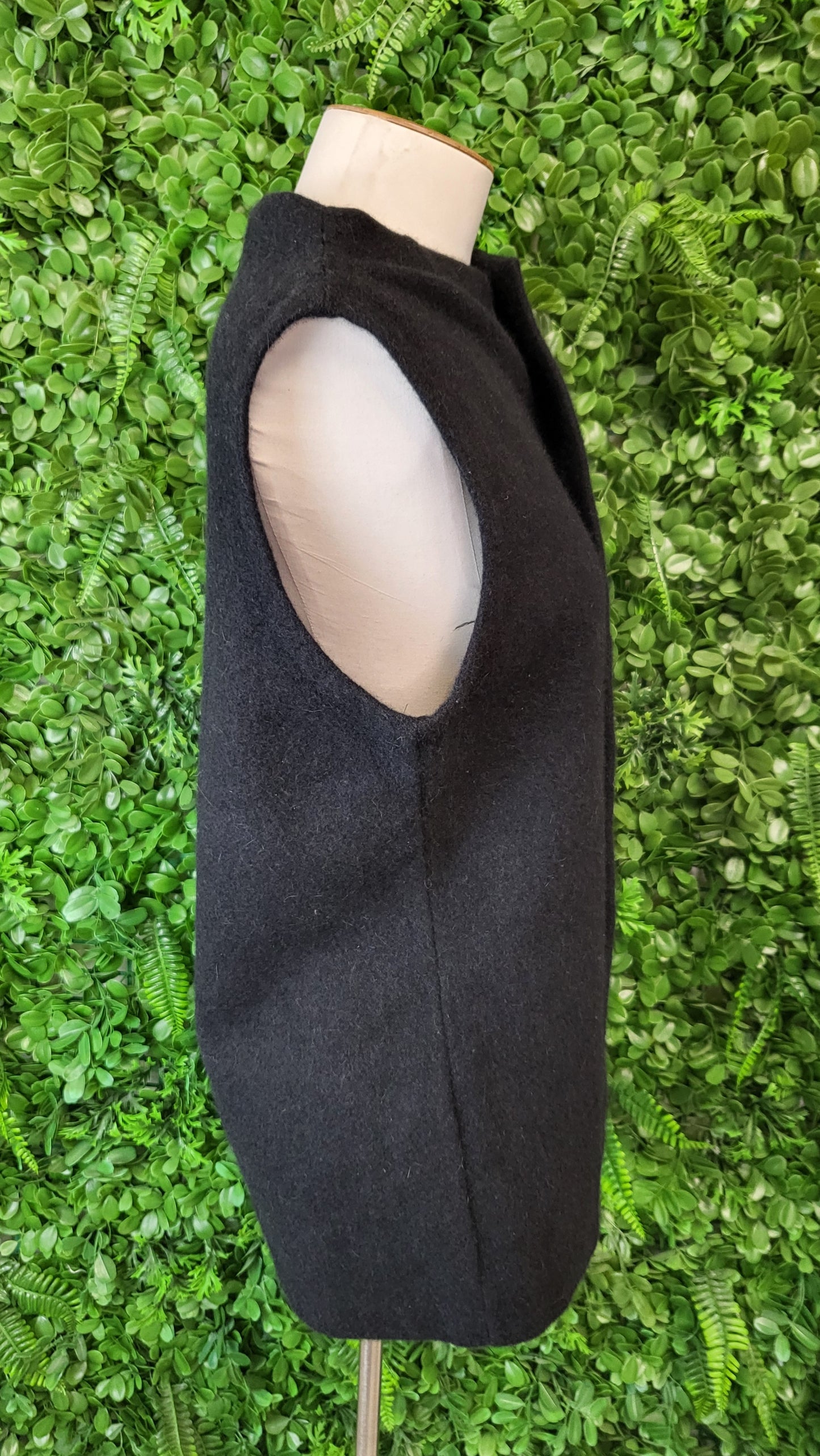 Newport Studio Black Wool Gilet (10)
