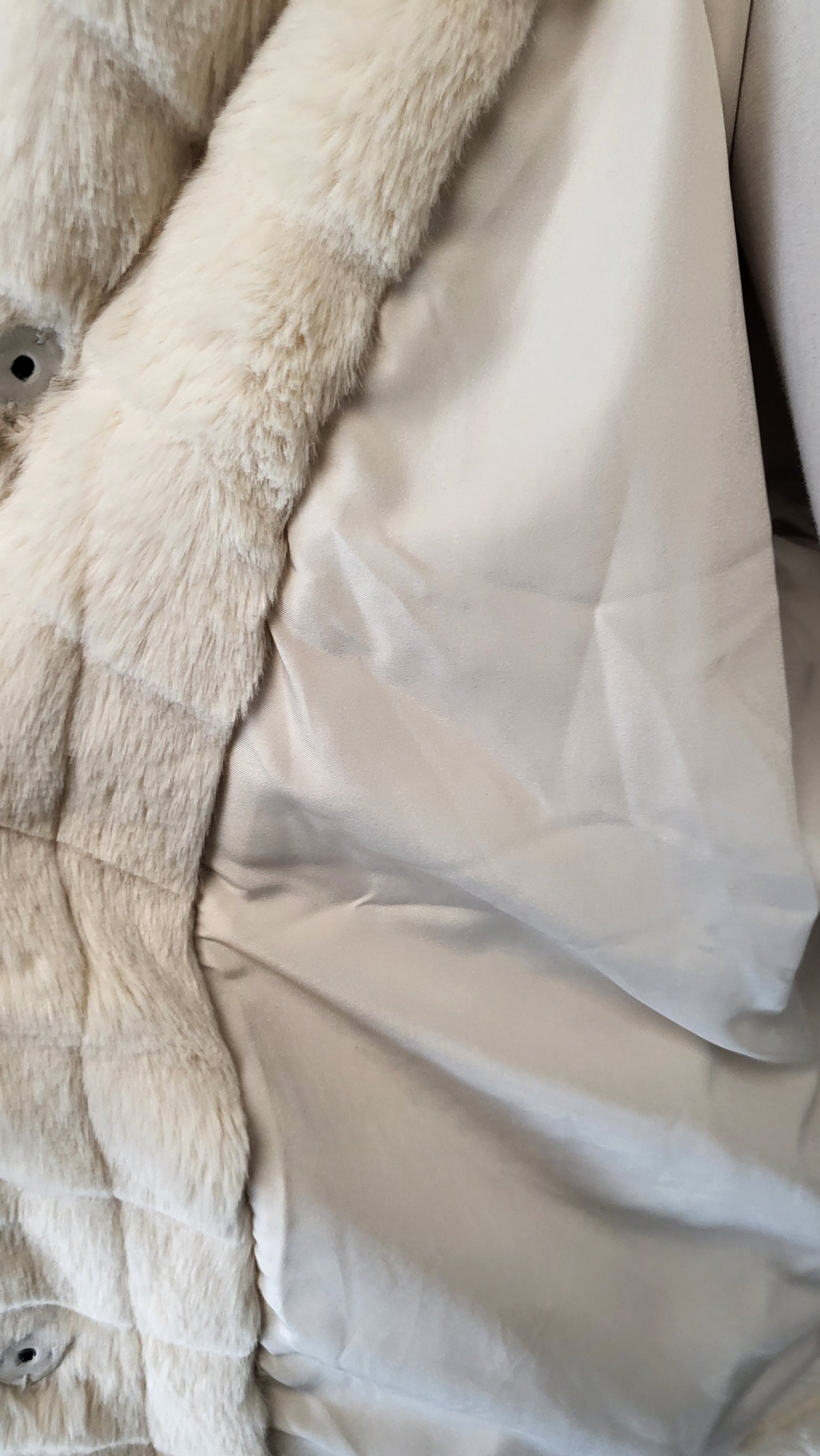 Vila Cream Faux Fur Bomber (10)