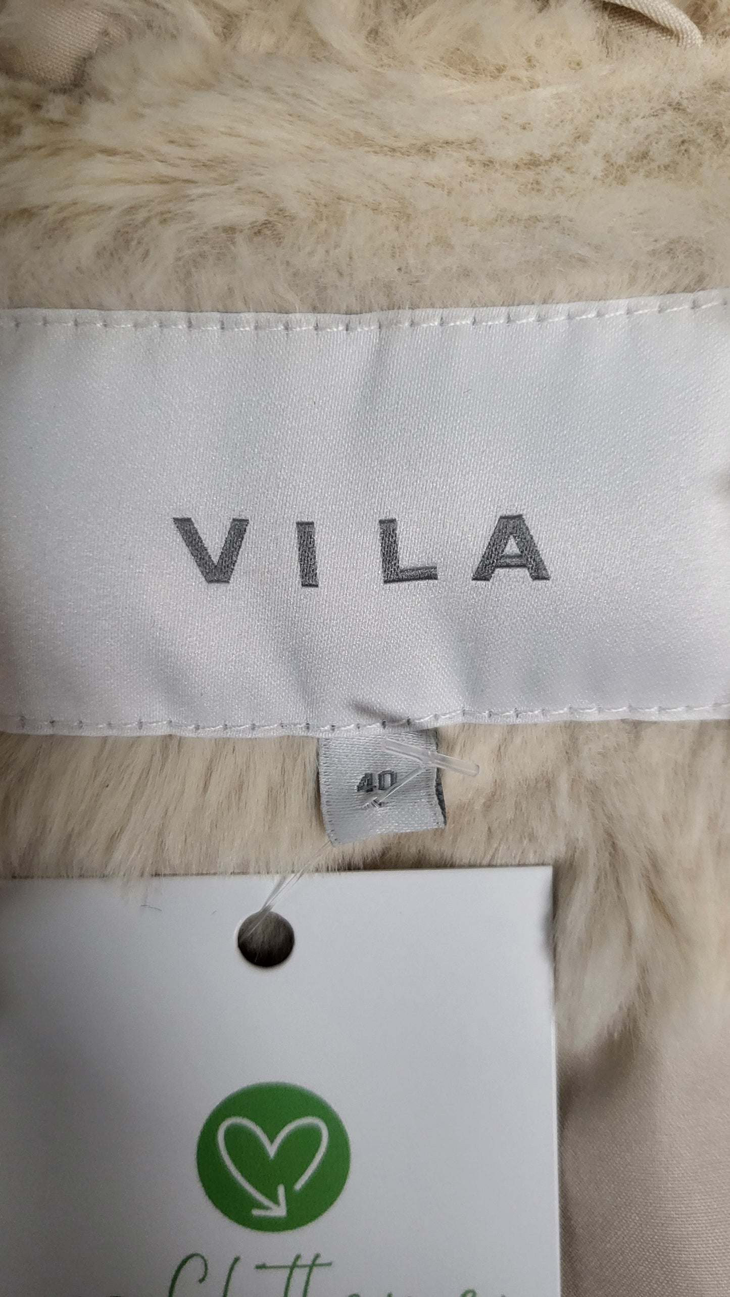 Vila Cream Faux Fur Bomber (10)