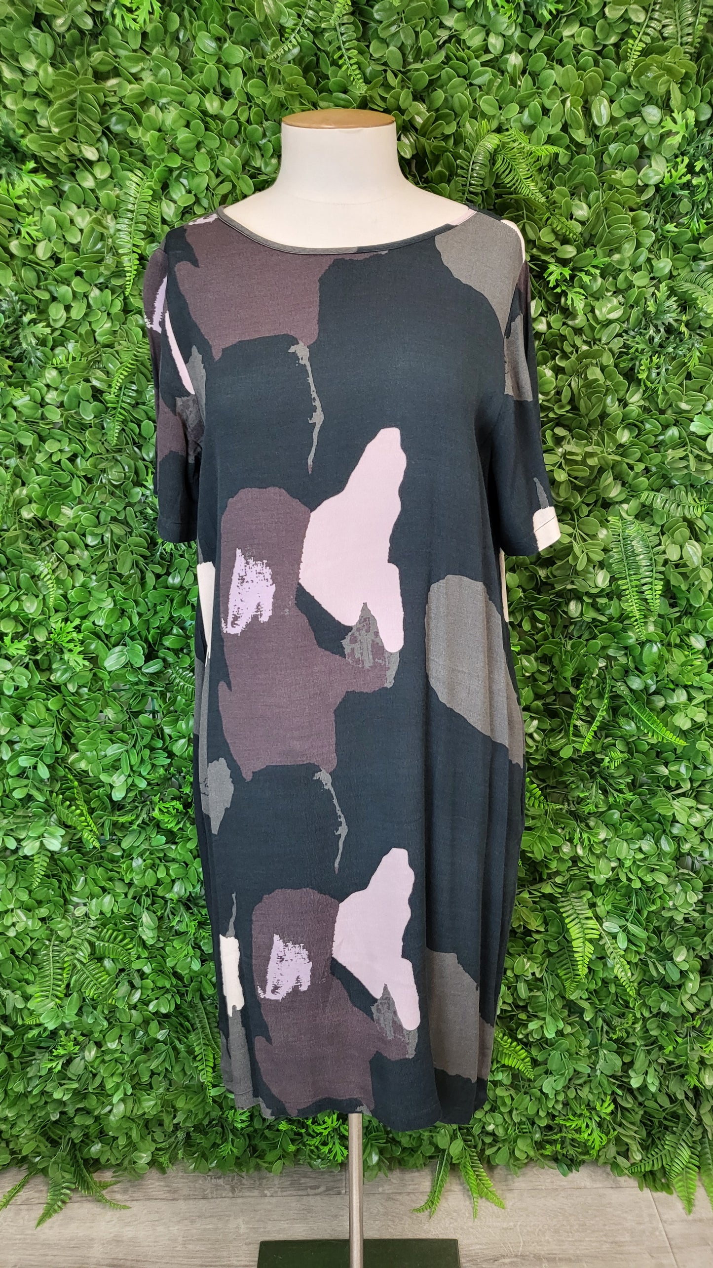Nyne Abstract Print Dress (12)