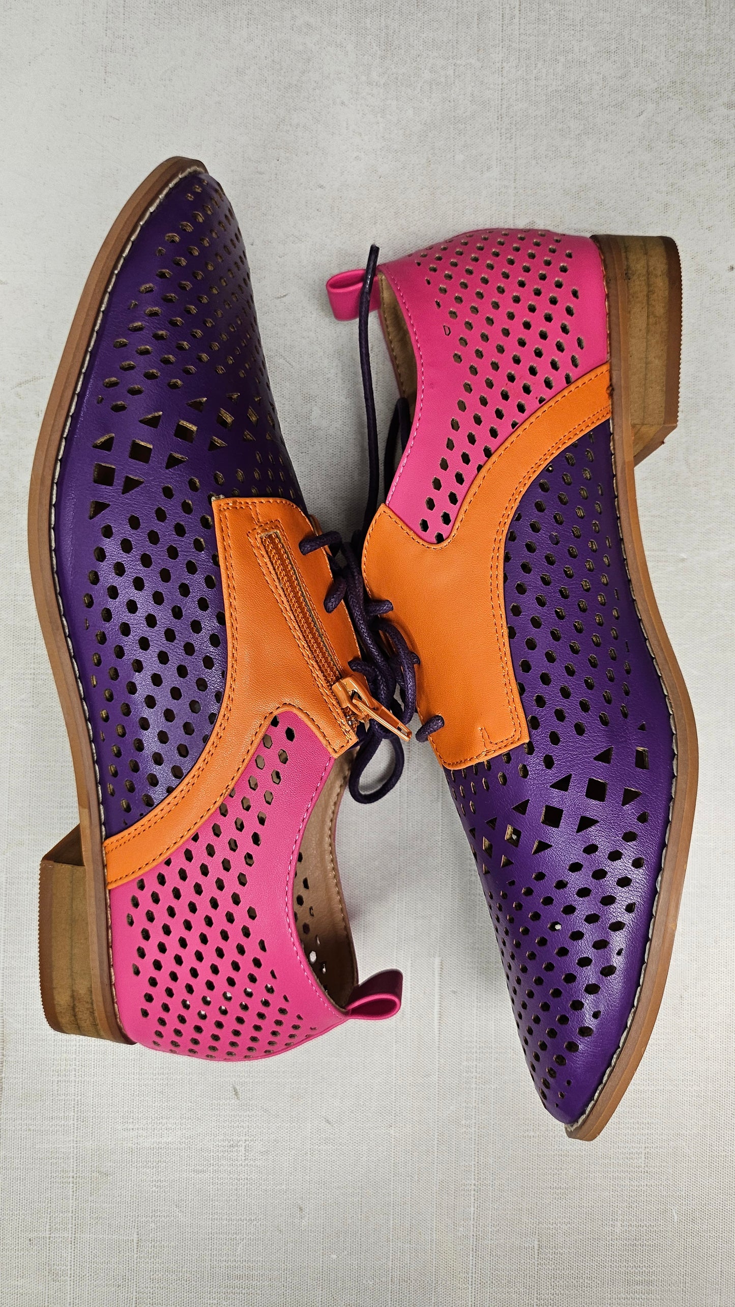 Taking Shape Multi Contrast Shoe (42)