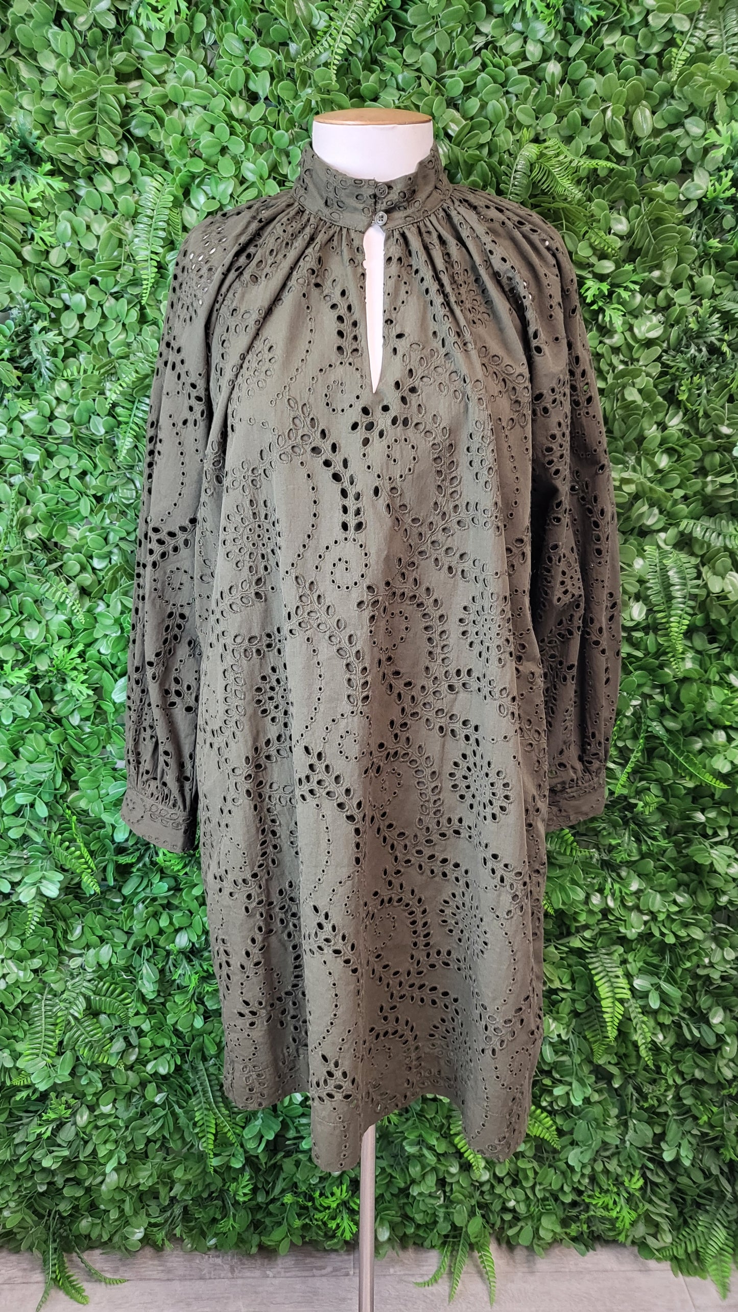 Country Road Olive Lace Dress (10)