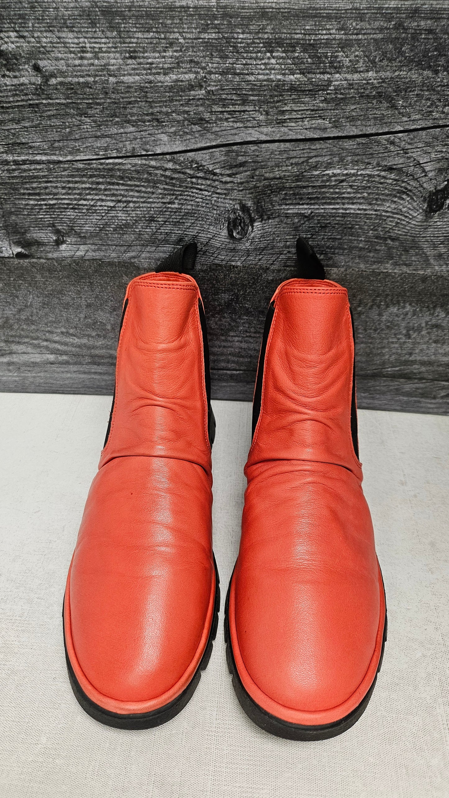 Hot Pulse Red Leather Ankle Boot (39)