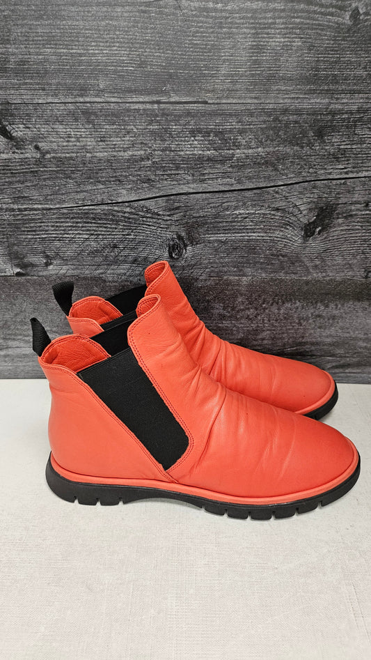 Hot Pulse Red Leather Ankle Boot (39)