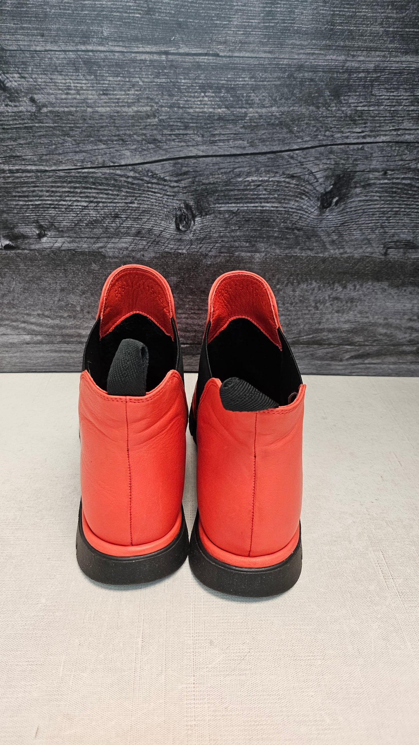 Hot Pulse Red Leather Ankle Boot (39)