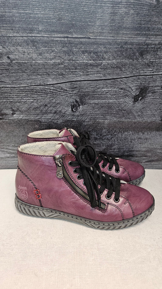 Rieker Plum Leather Bootie (39)