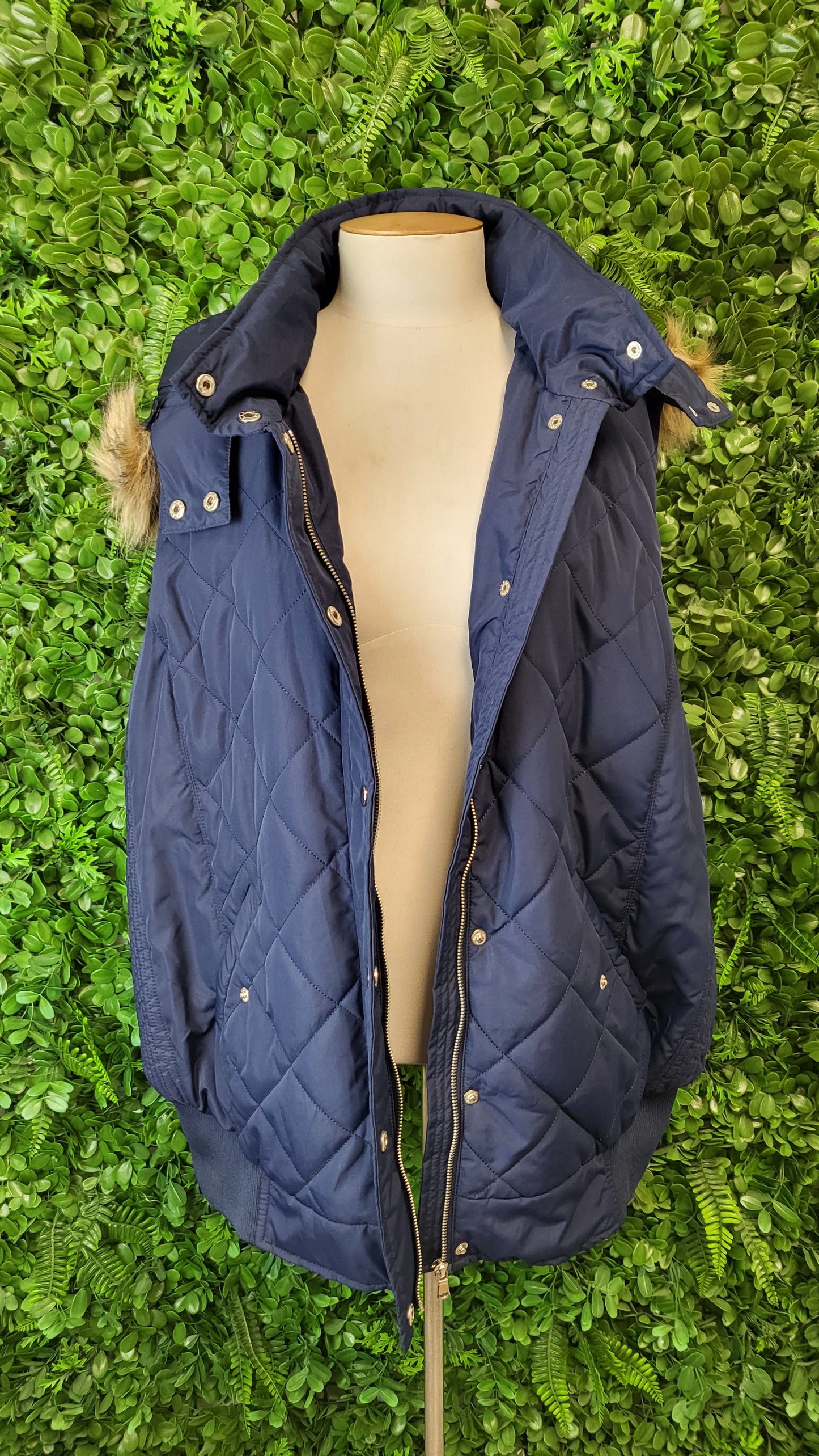 Autograph Navy Quilted Vest (20)