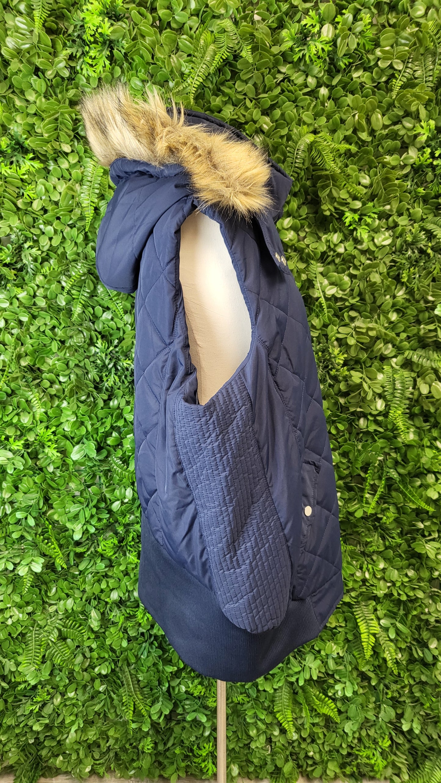 Autograph Navy Quilted Vest (20)