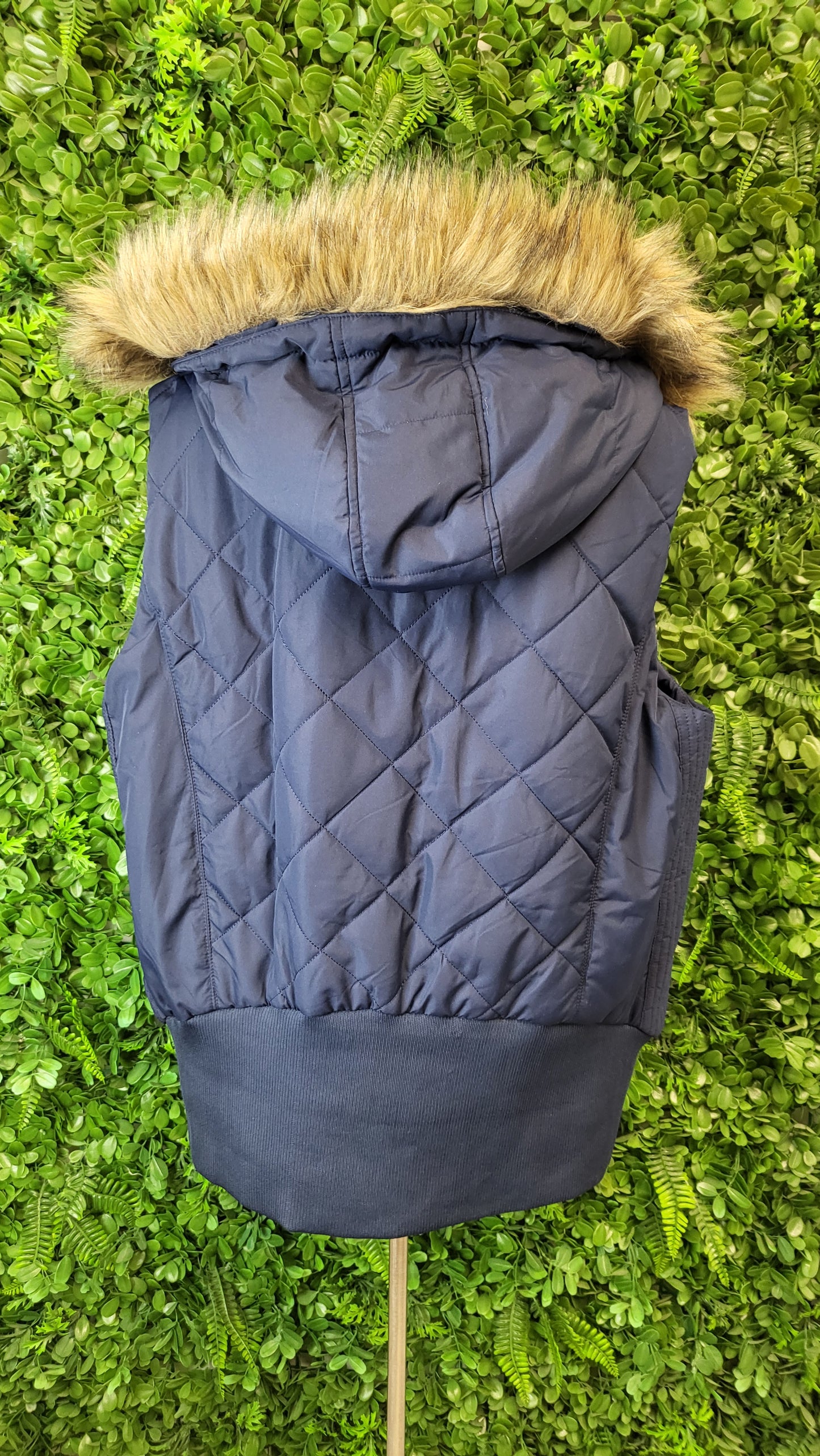 Autograph Navy Quilted Vest (20)