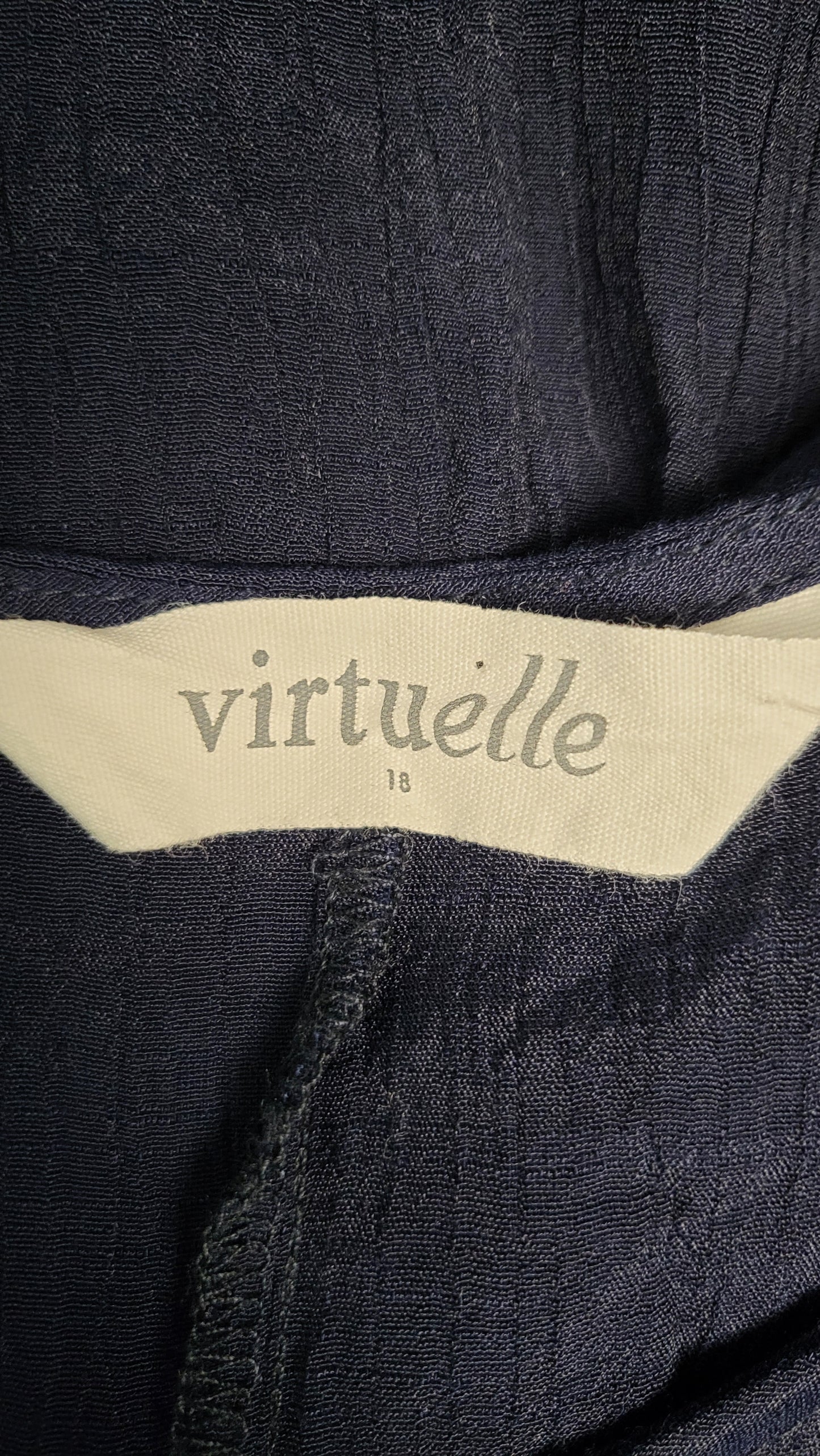Virtuelle Navy Crinkle Top (18)