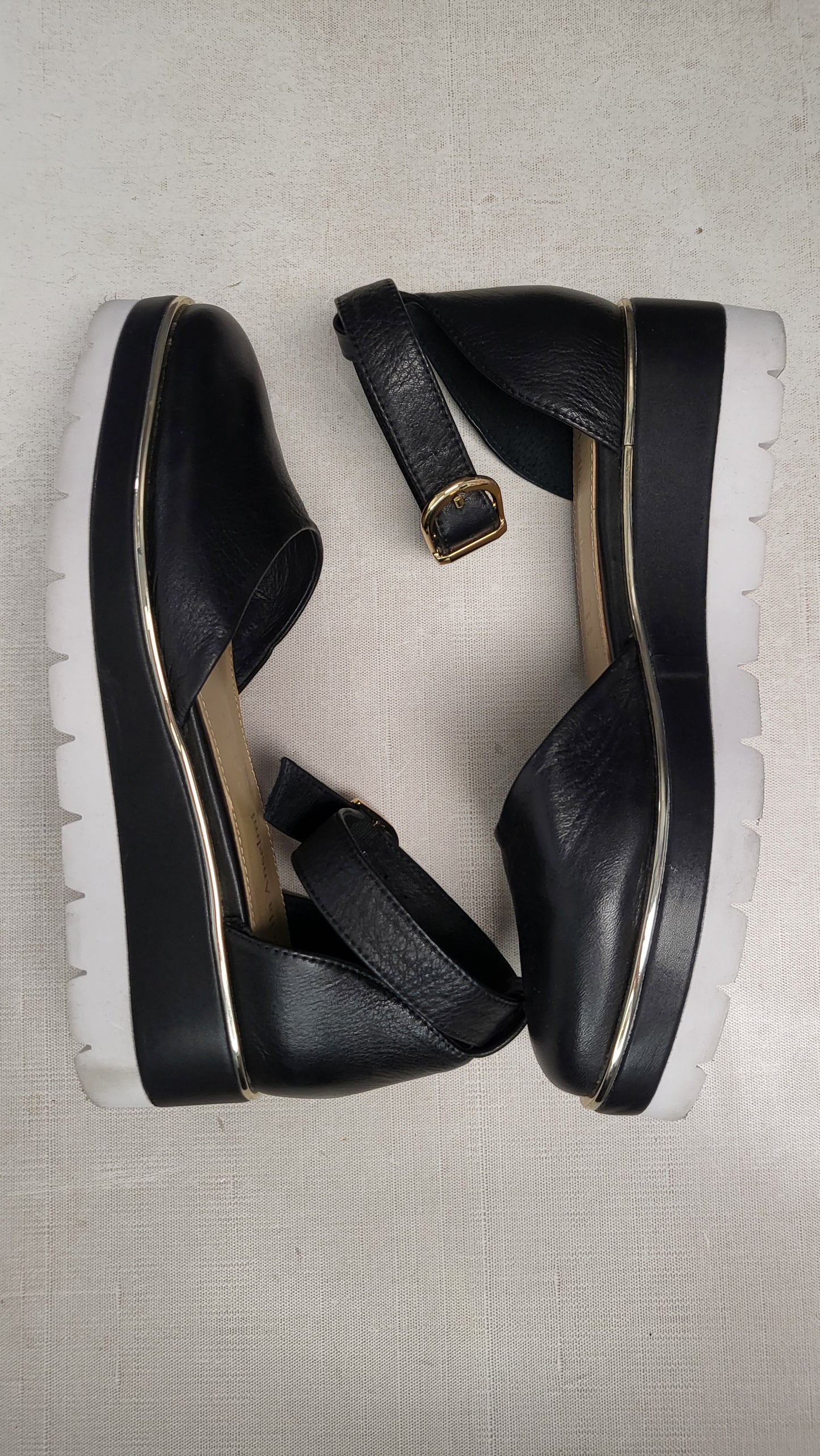 Isabella Anselmi Black Wedge Sandal (38)