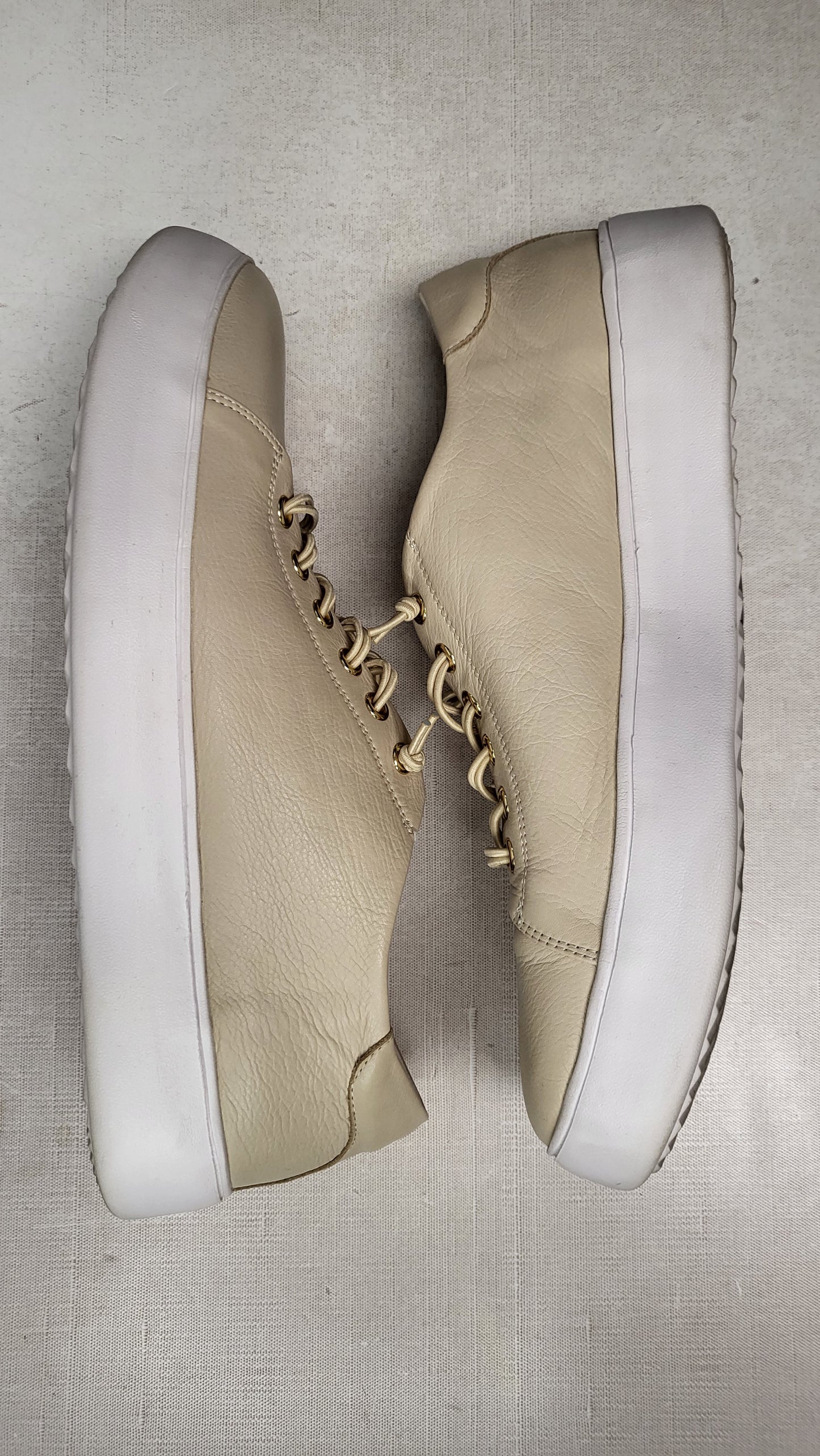 Rilassare Taupe Leather Sneaker (42)