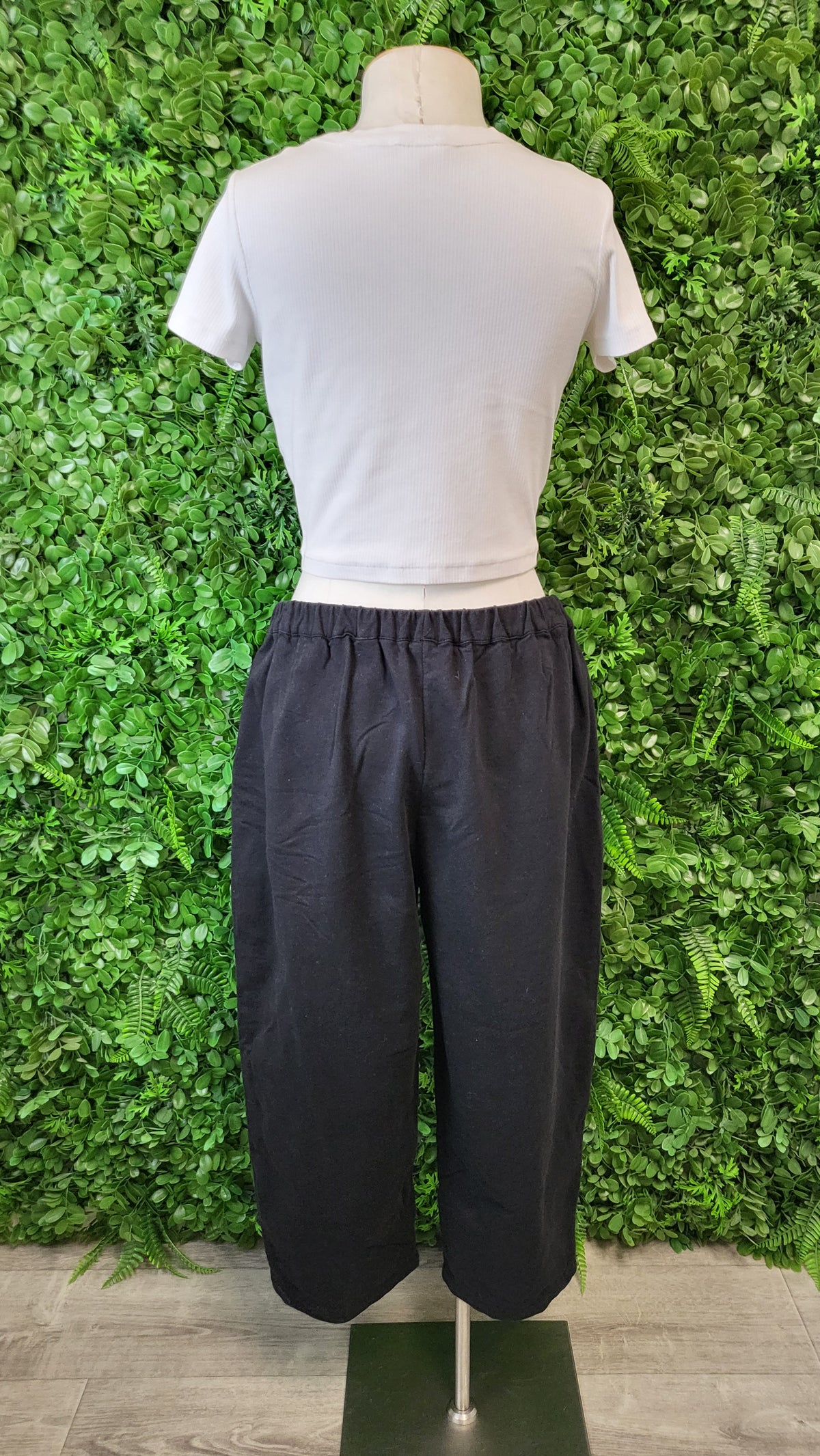 Bread&Butter Black Crop Barrel Pant (14)