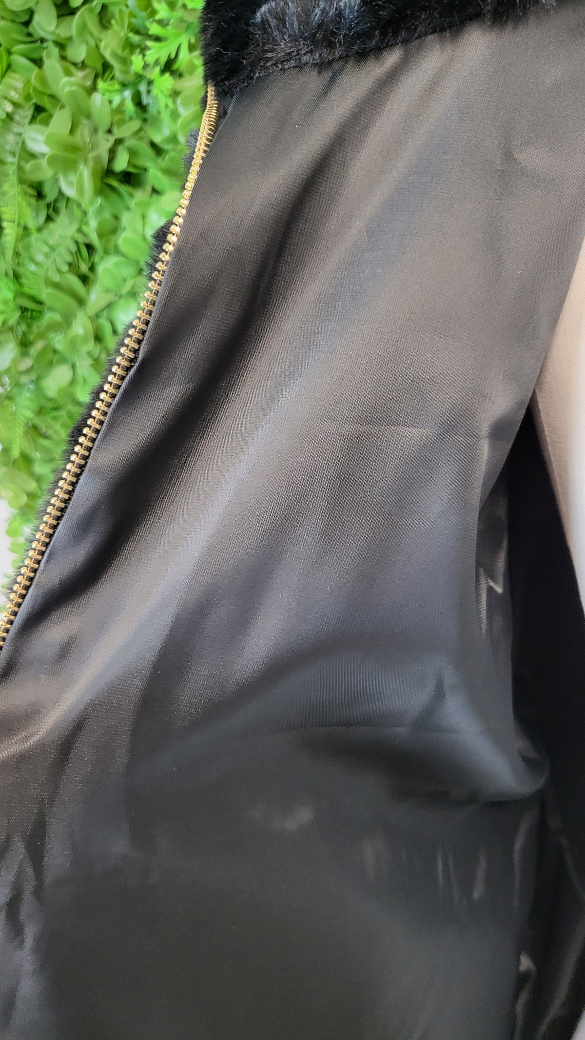 Alice & Lily Black Fur Vest BNWT (16)