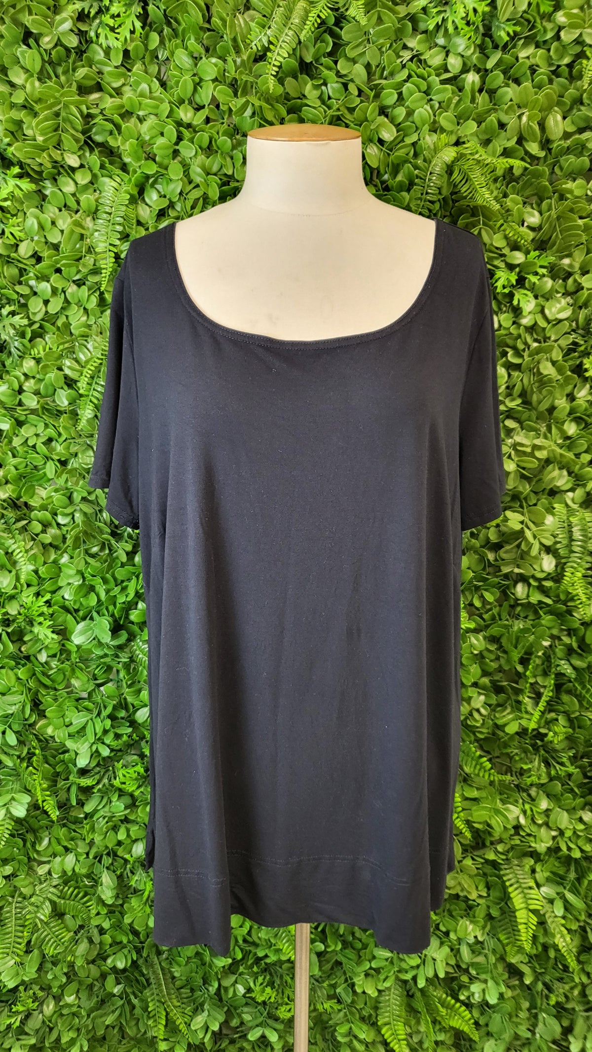 Paula Ryan Black Essential Tee (18)