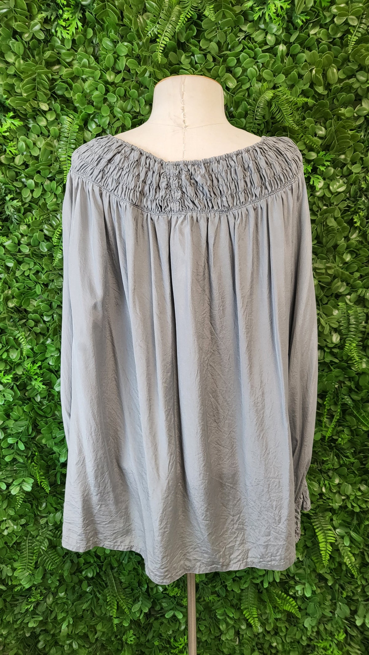 Nicola Screen Silver Grey Silk Blouse (16)