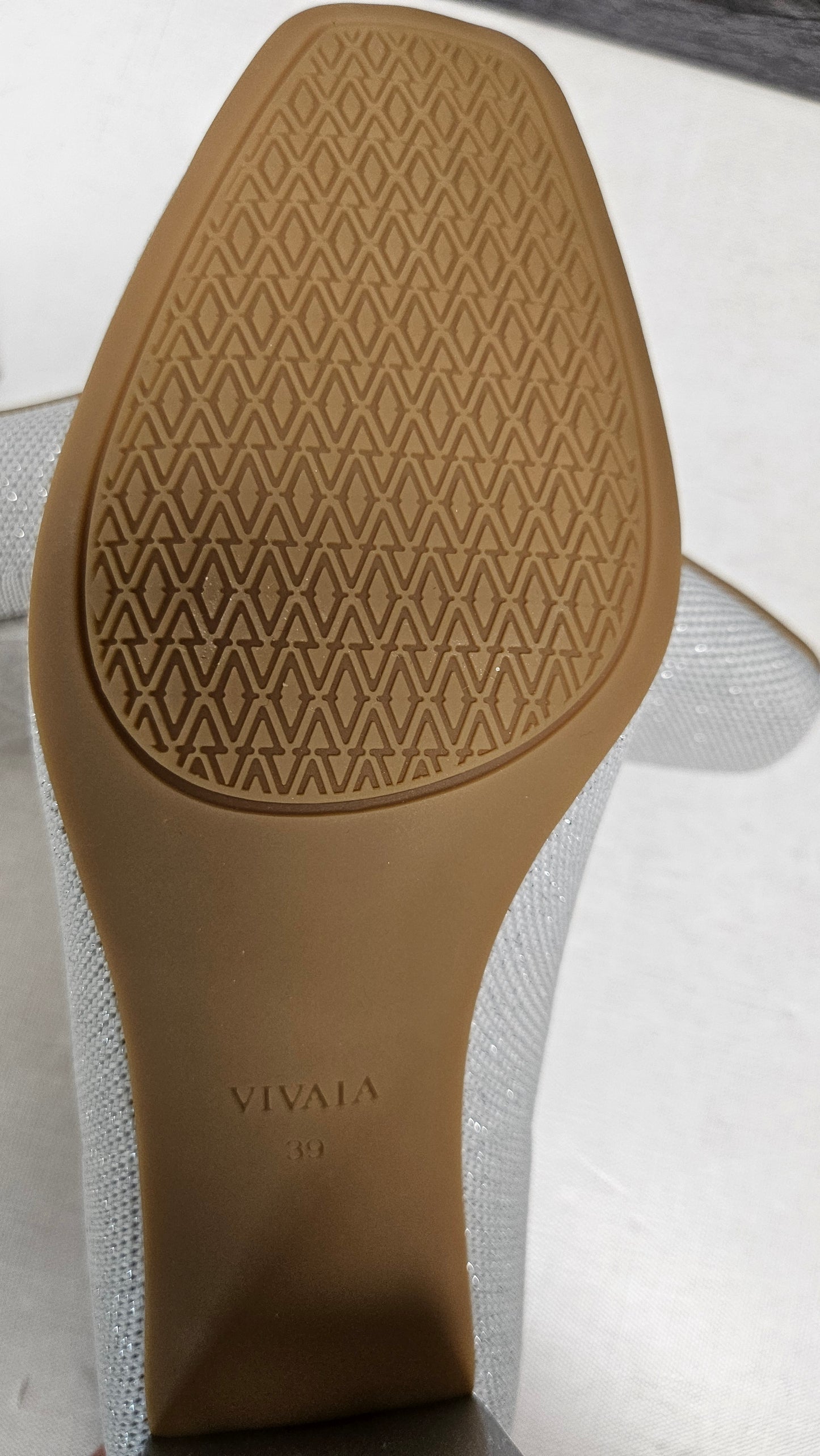 Vivaia Silver Elize Heel BNWT (39)